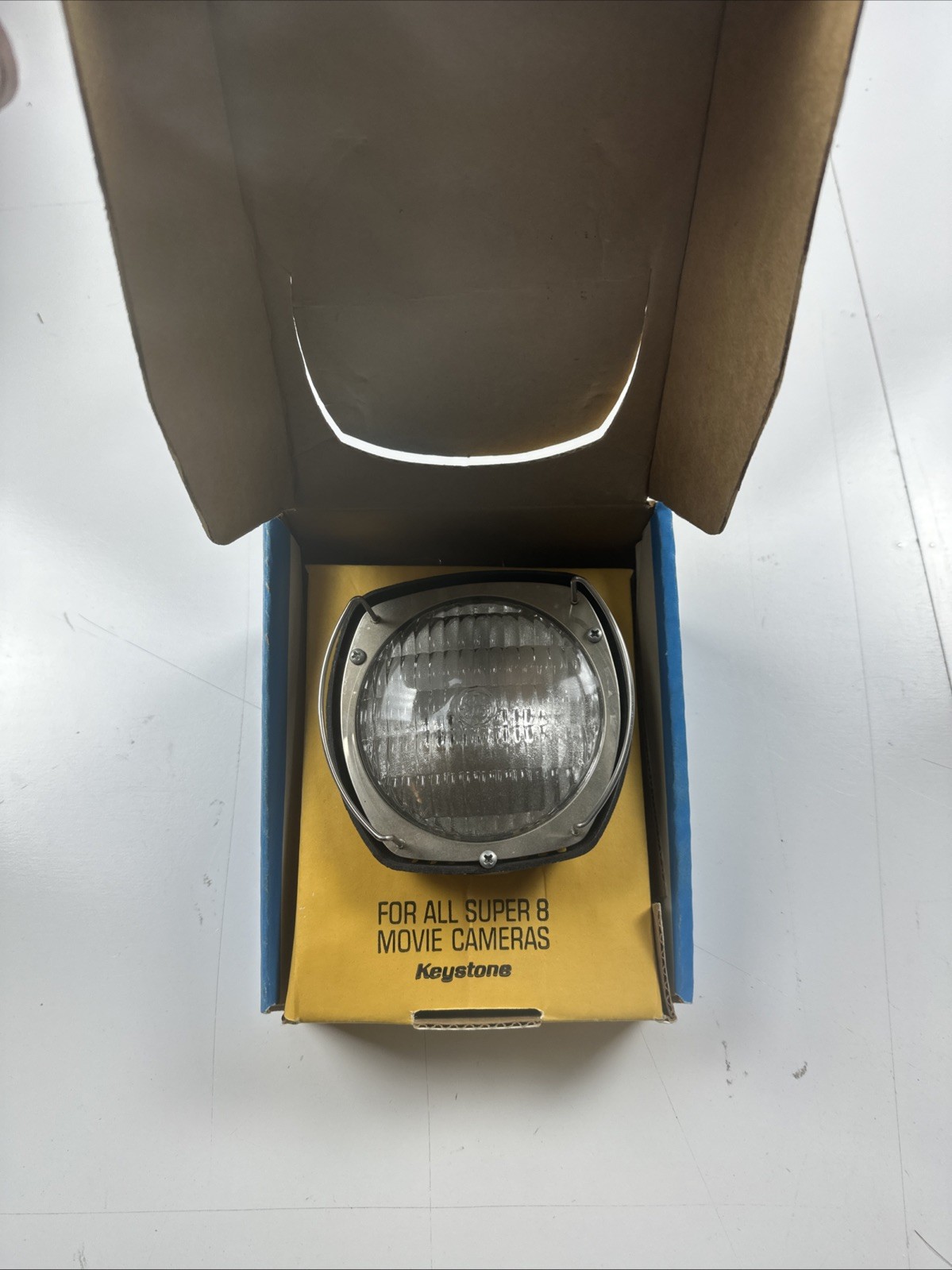 VINTAGE KEYSTONE COOL BRITE MOVIE LIGHT WITH ORIGINAL BOX