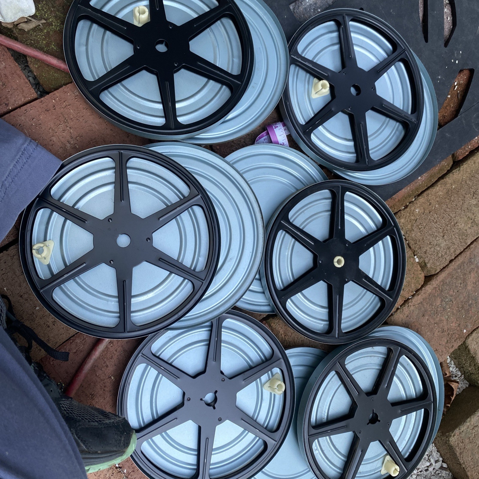 Lot Of 6 Empty Metal 8 MM Film Reels With Canisters And Carrying Case