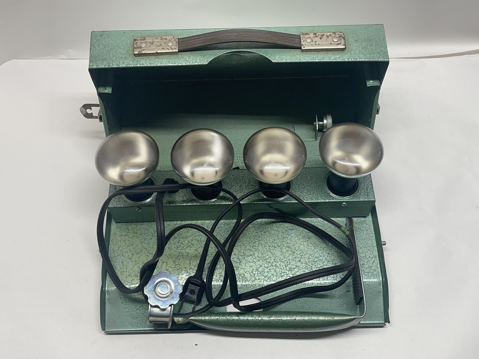 Vintage movie photo Light Pm compact top light with 4 dan lamps new with tags