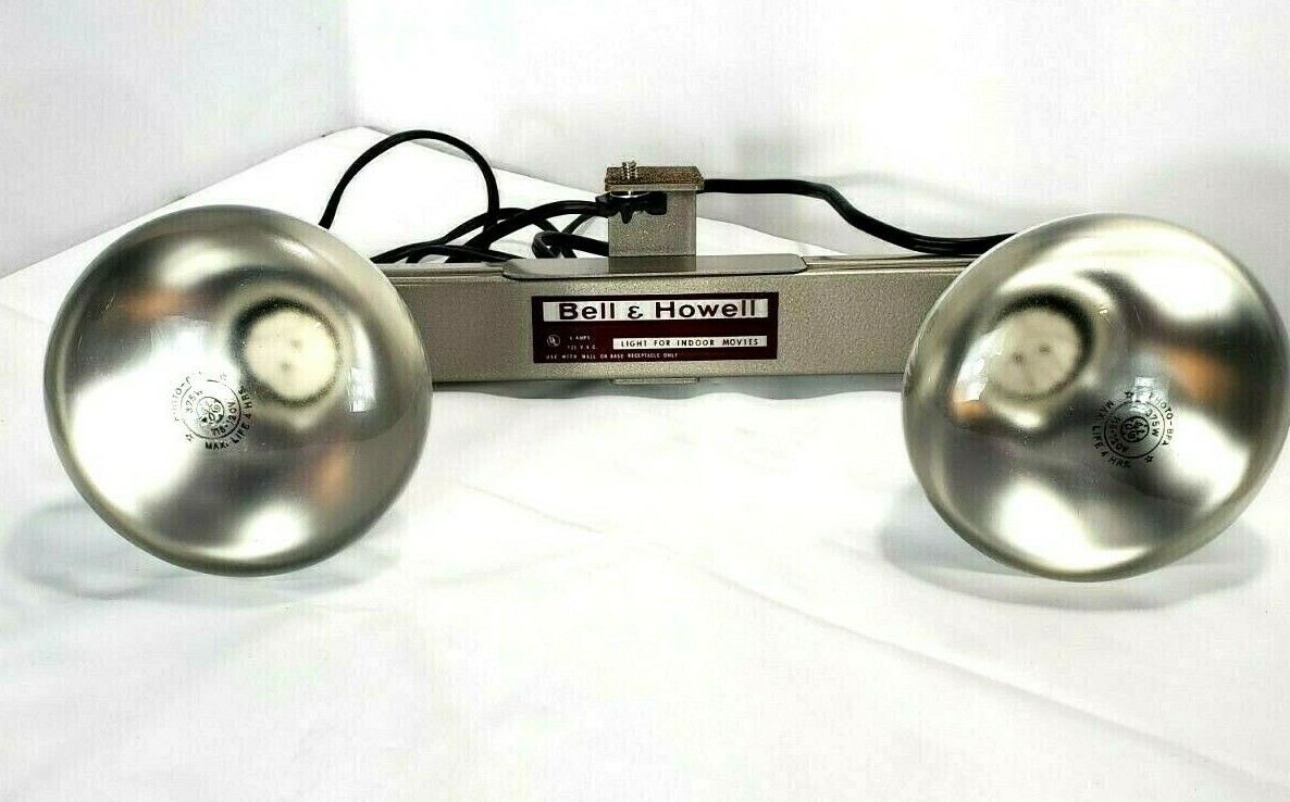 Vintage Bell & Howell Indoor Movie Photography Light Bar Including 2 Photo Bulbs