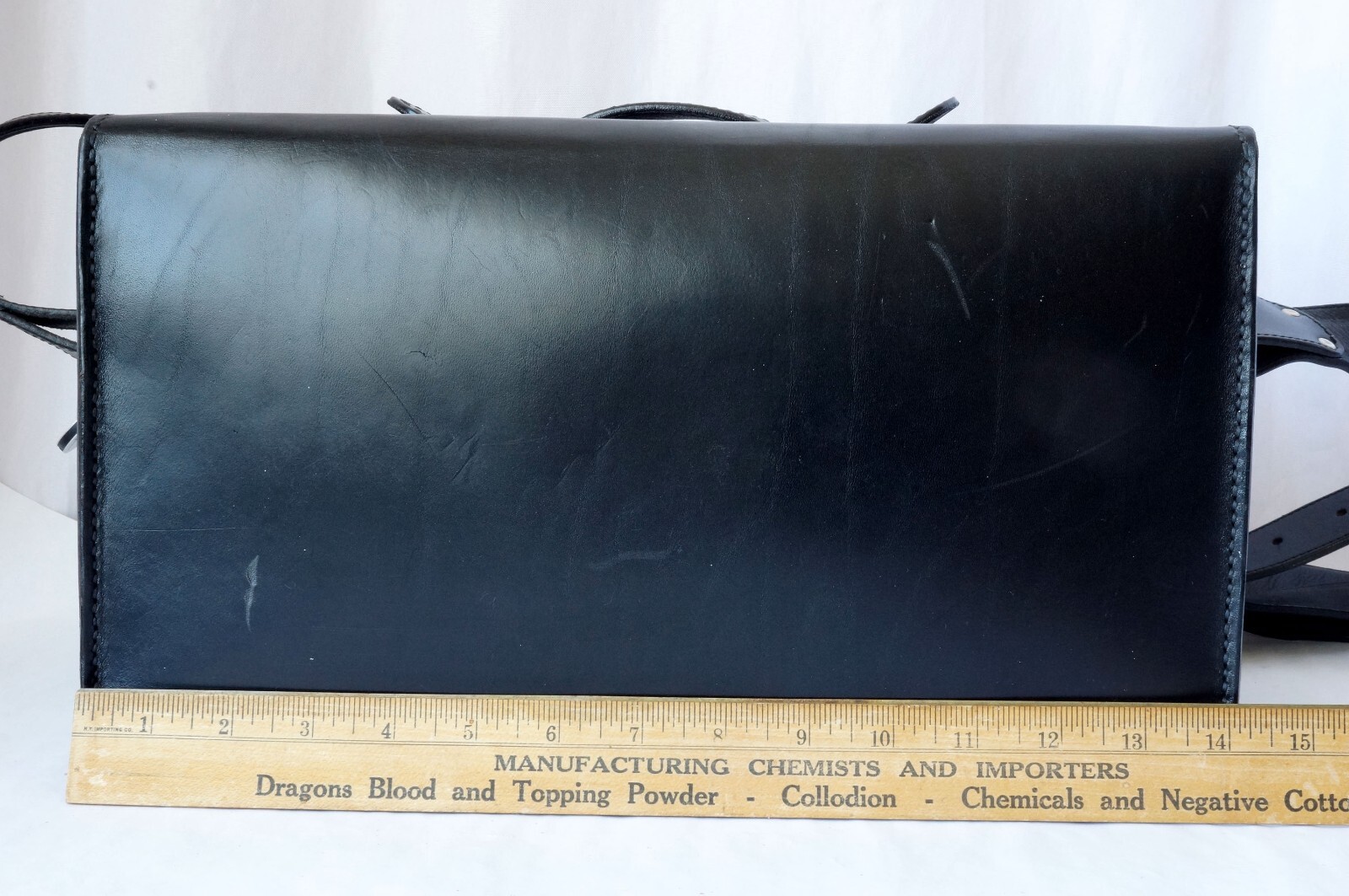 VINTAGE BLACK LEATHER LARGE CAMERA BAG WITH KEYS for Leica Cameras Made in Italy