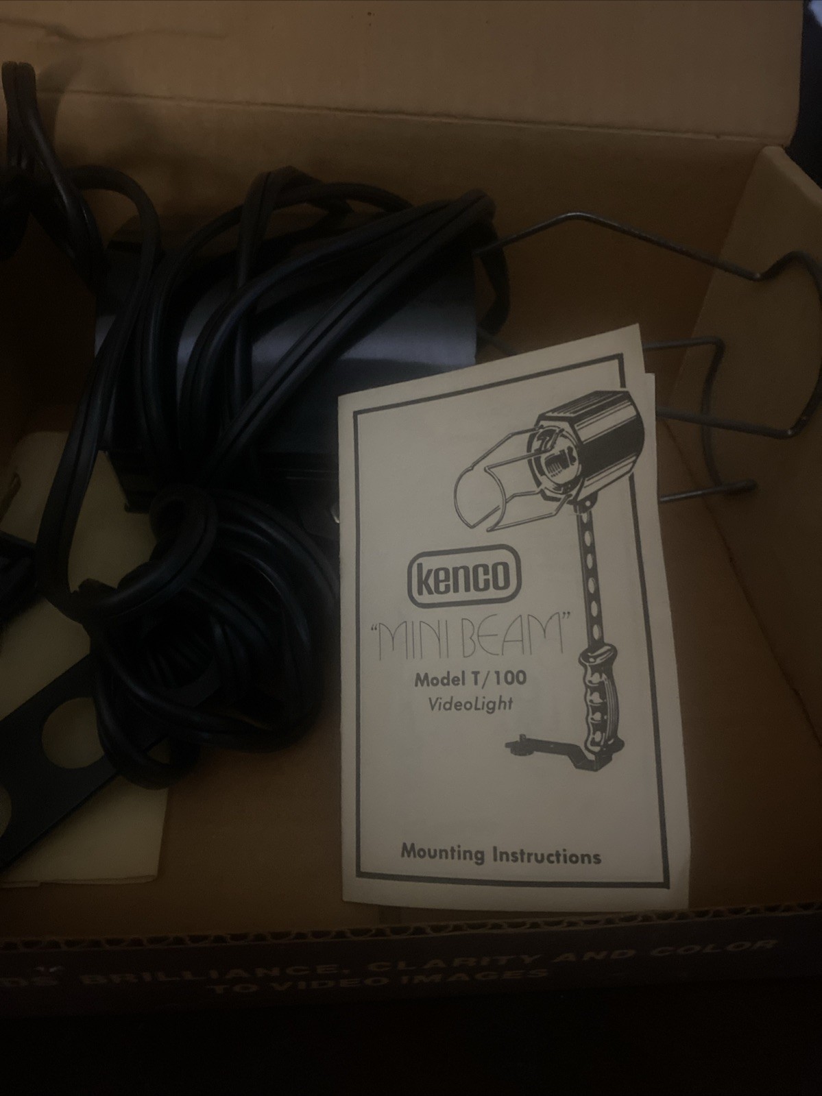 Vintage Kenco Mini Beam Video Light T/100 Complete In Box Untested Made USA