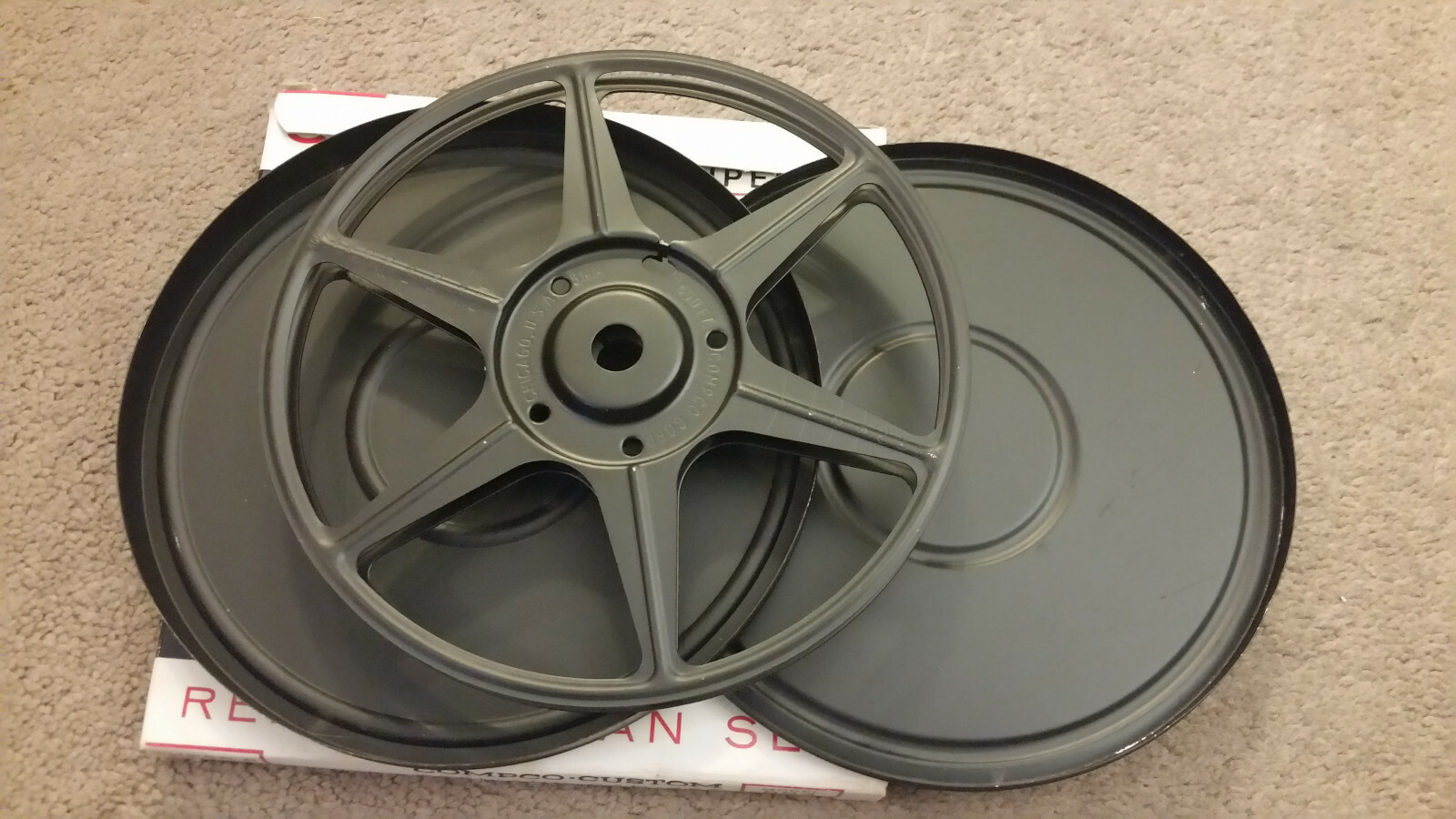 Compco Custom Super 8 Metal Reel and Can Set Model 884 VTG