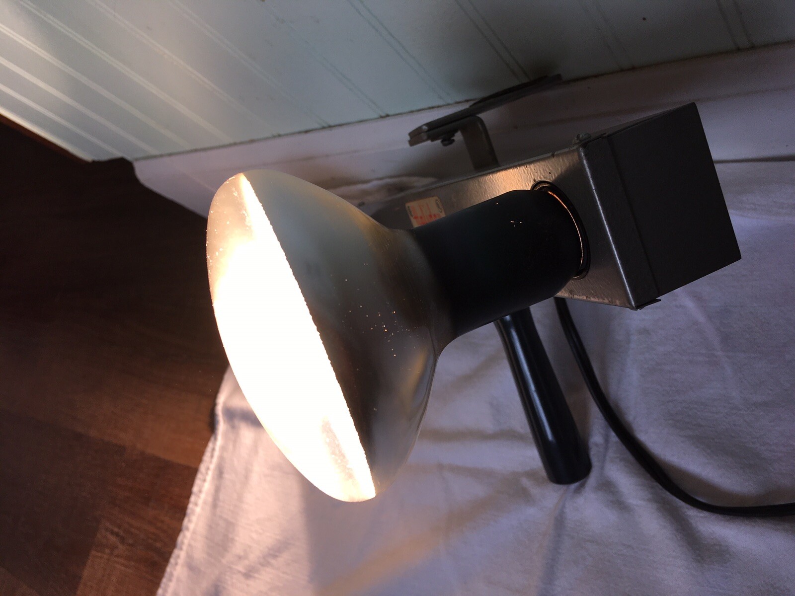 VTG WORKS GREAT! Holiday Movie Camera Light Bar Cat. No. 2200 – 3 BULBS INCLUDED