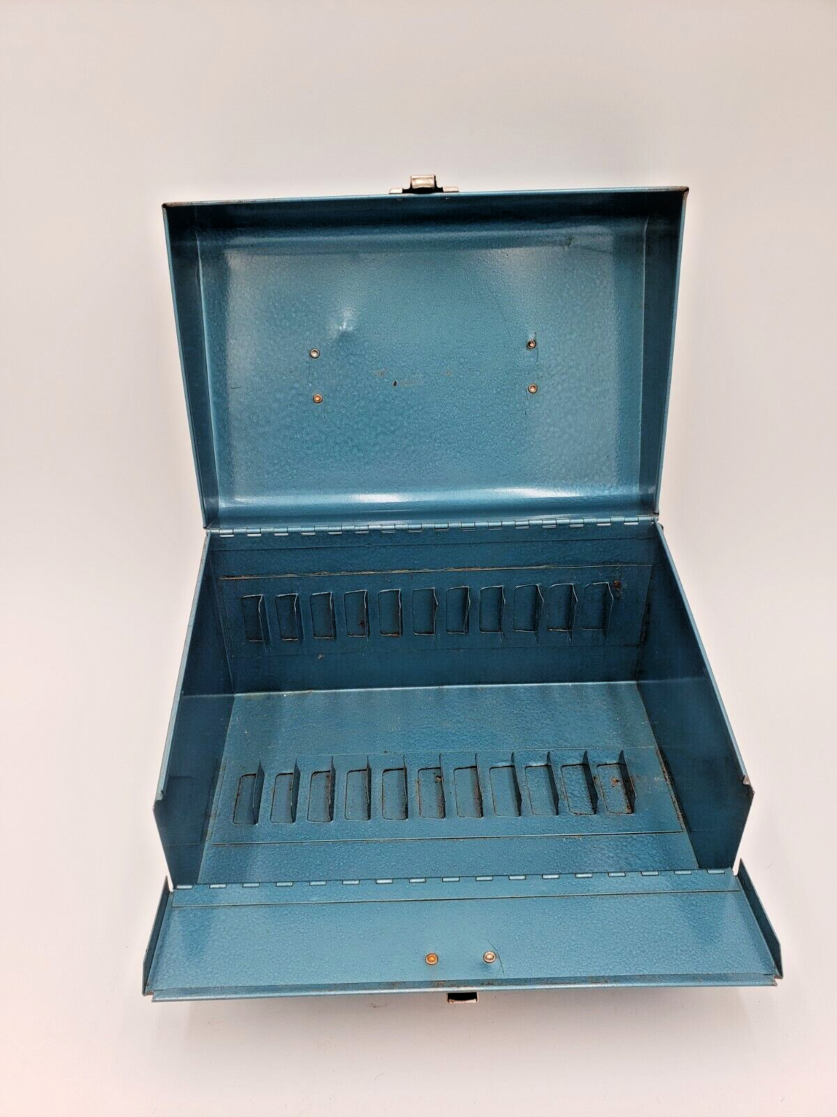 Logan De Luxe 5 Inch Movie 12 Reel Chest Metal Storage Box Carry Tote