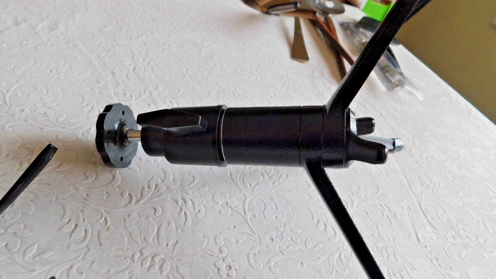 VINTAGE LEITZ WETZLAR GERMANY TABLE TOP CAMERA TRIPOD – VERY NICE!