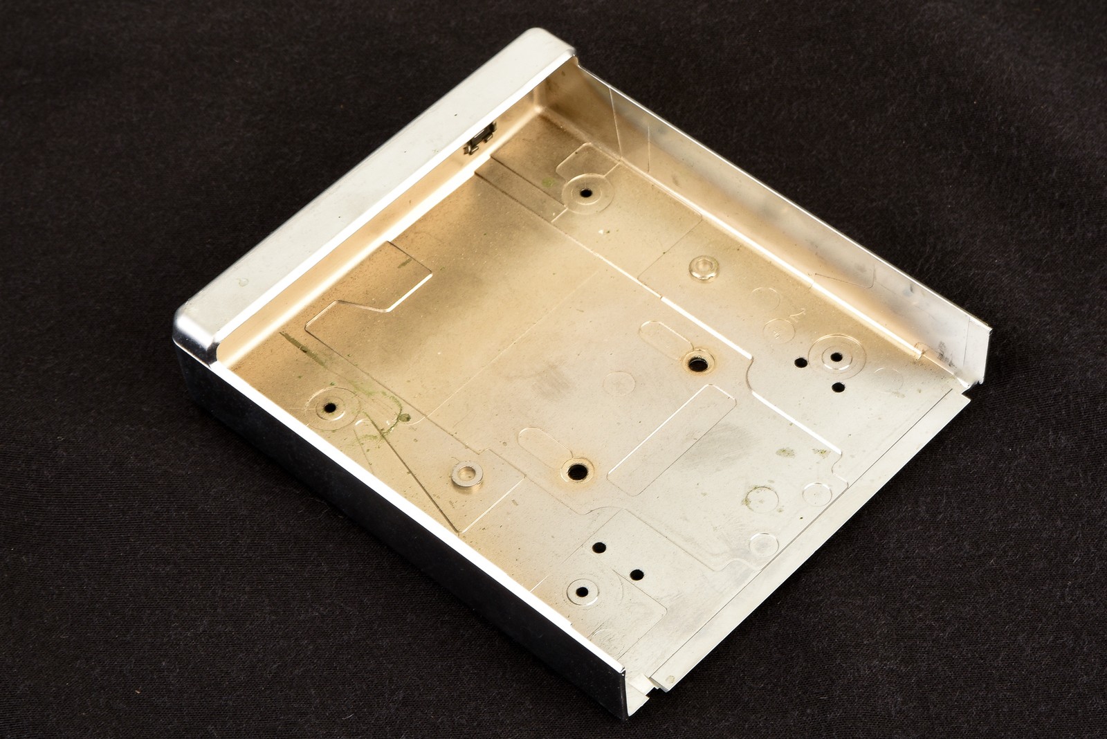 Polaroid SX-70 Camera Replacement Part – Silver – Rear Bottom Cover V28