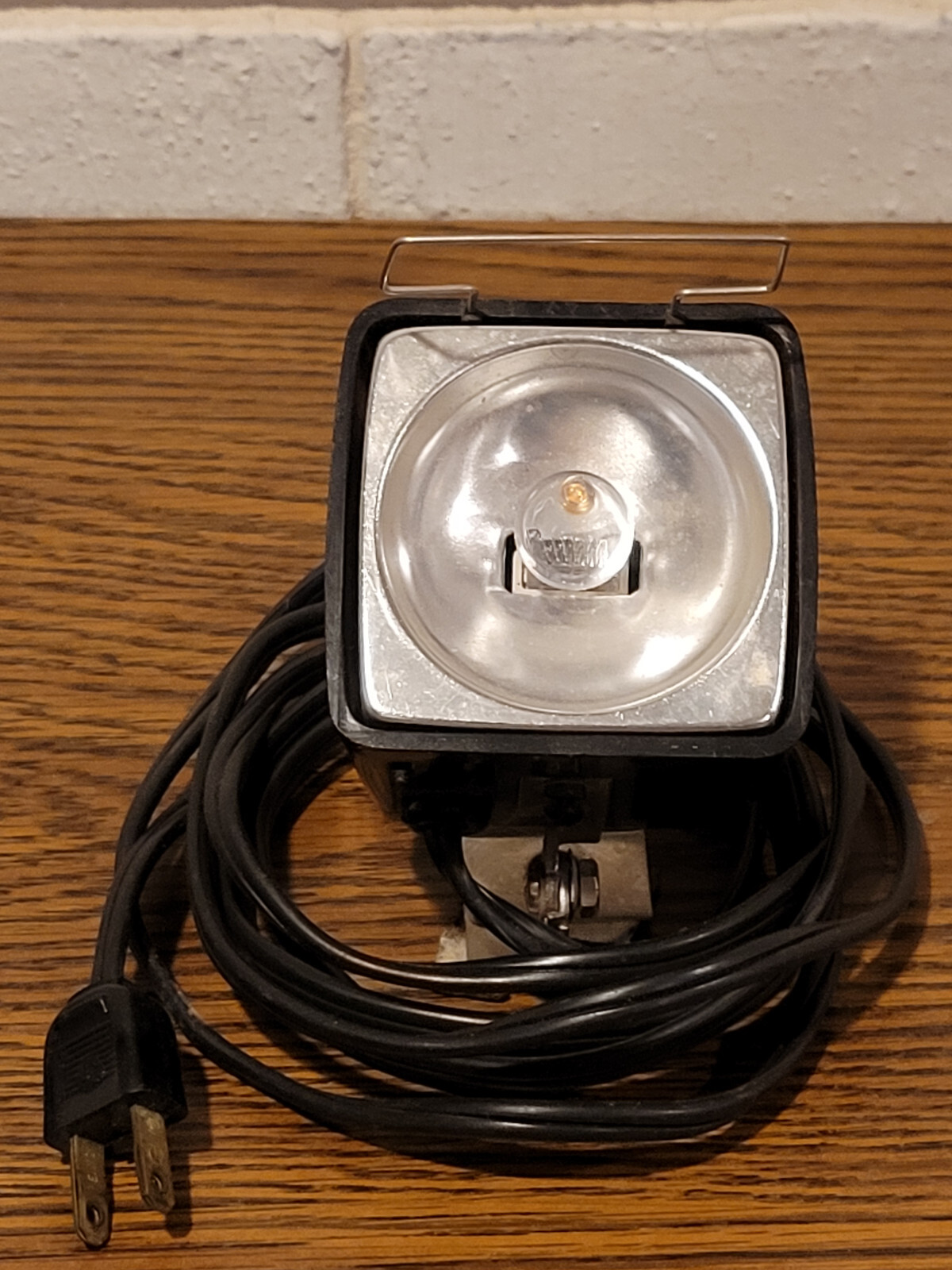 Atlas Warner Super 8 Movie Light Model Q88