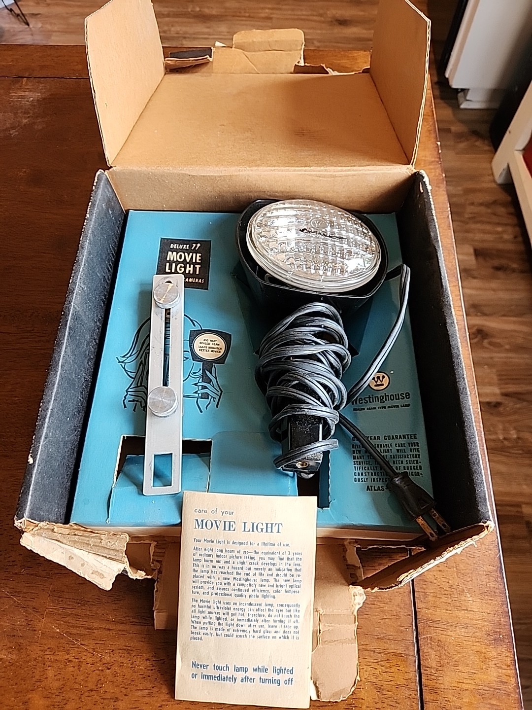 Westinghouse Deluxe 77 Movie Light Working W/Box & Movie Paperwork