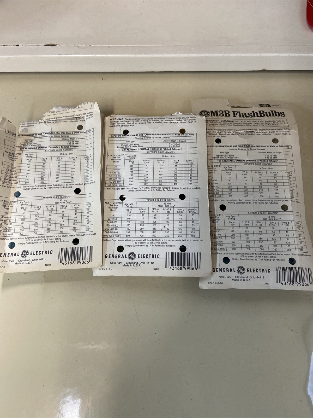 GE M3B Flashbulbs Blue 34 bulbs