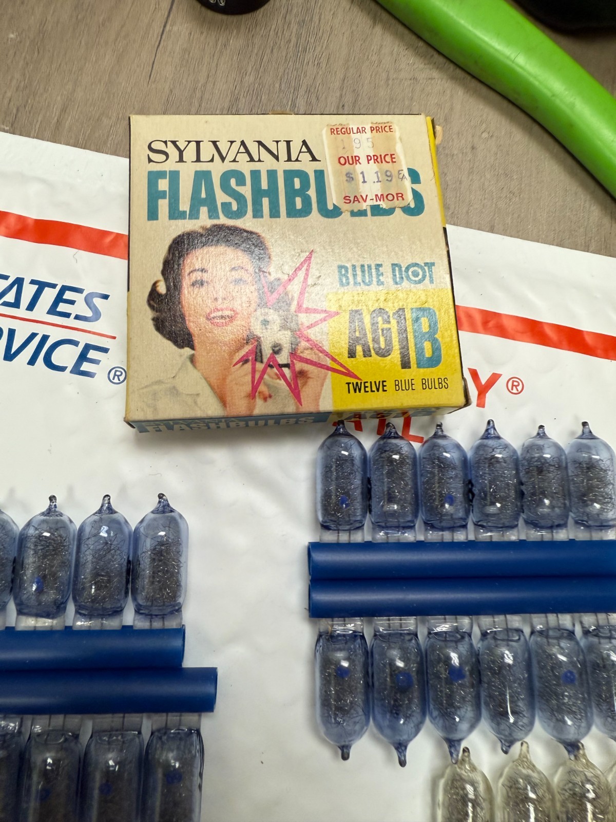 Sylvania flash bulbs LOT AG1B AG1 Lot Of 30 Bulbs Total NEW