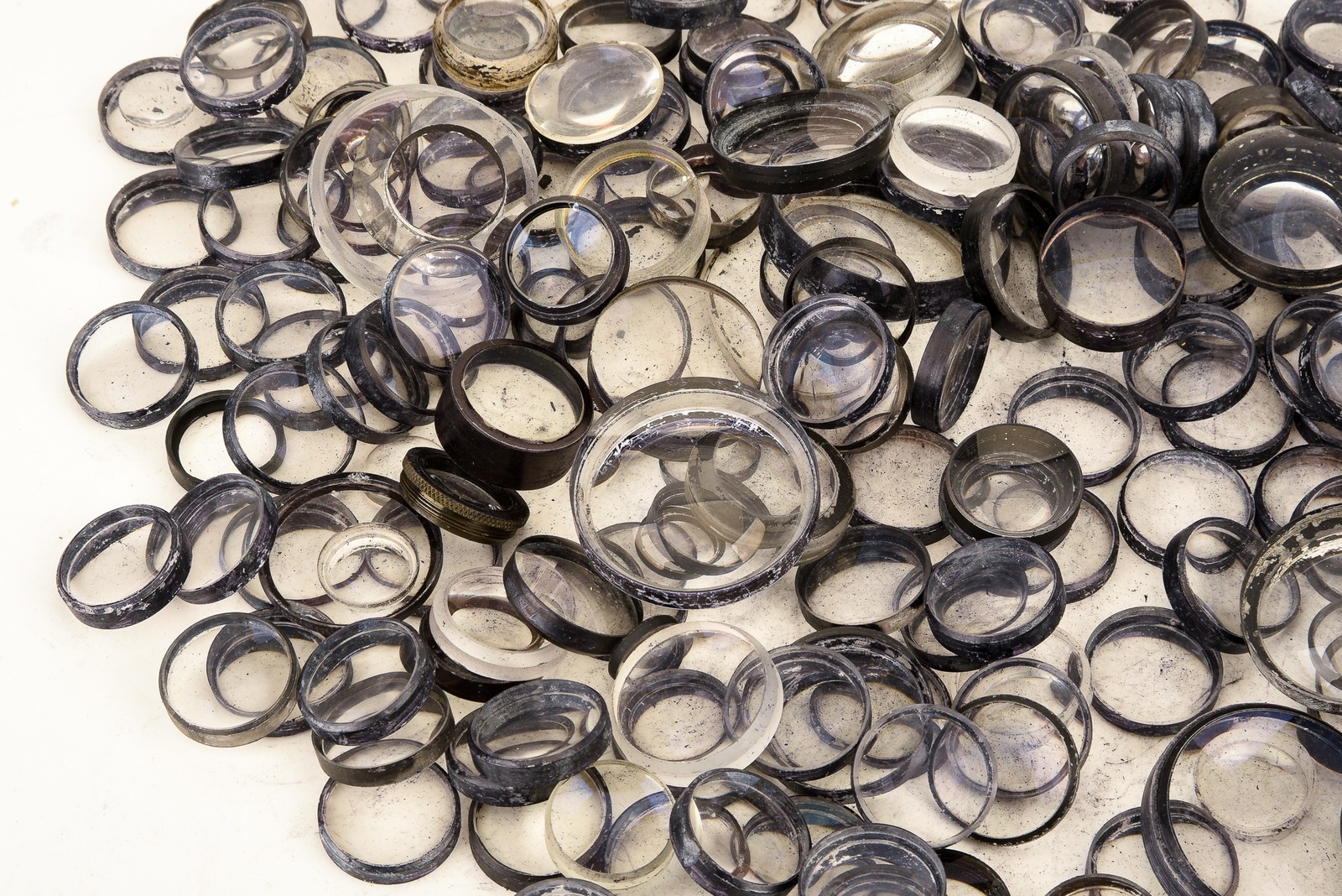 Lot of Loose Vintage Camera Lens Elements Most are 3/4 Inch Diameter AS-IS V27