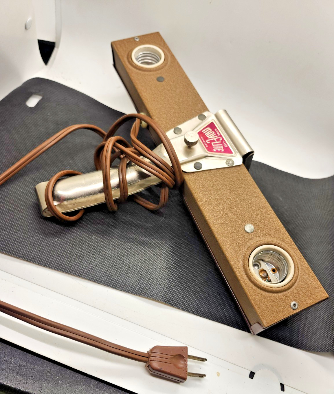 Vintage Acme-Lite Mov-E-Lite Exposure Spindial Dual Socket Darkroom Light Bar