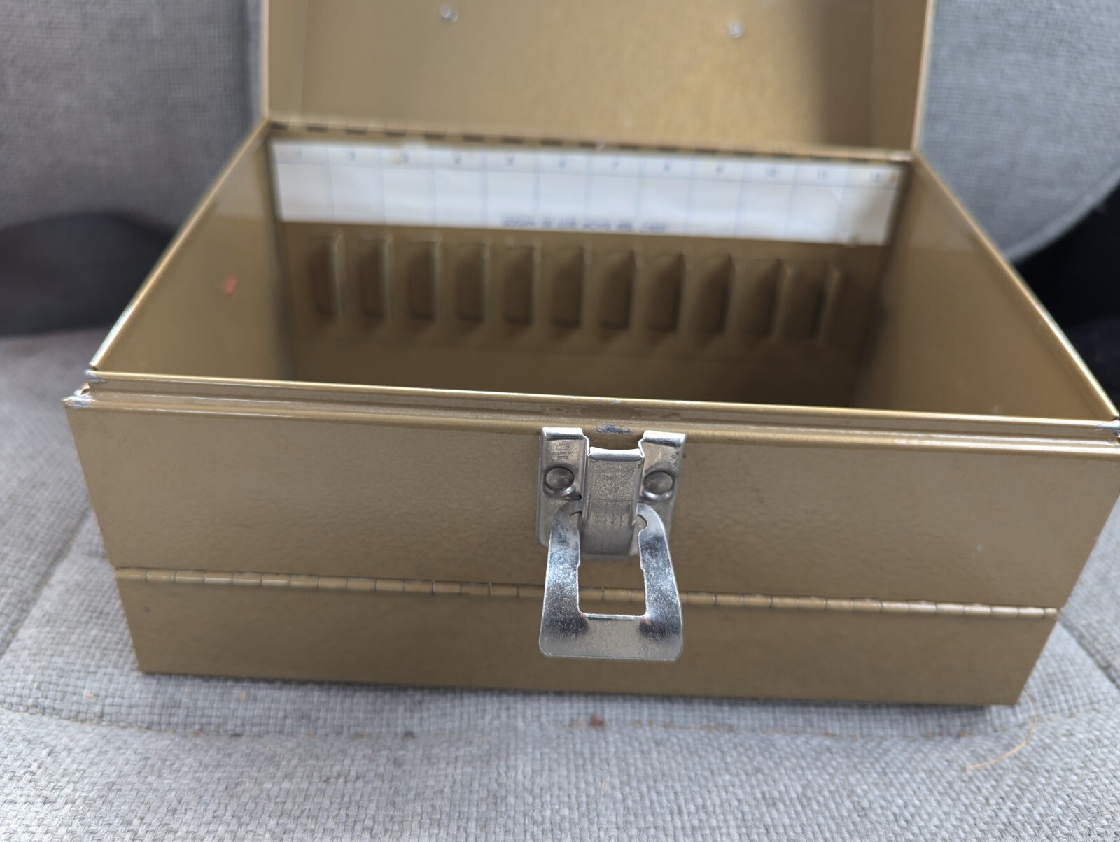 VINTAGE LOGAN METAL 8MM REEL-TO-REEL FILM CABINET CASE 12-REEL