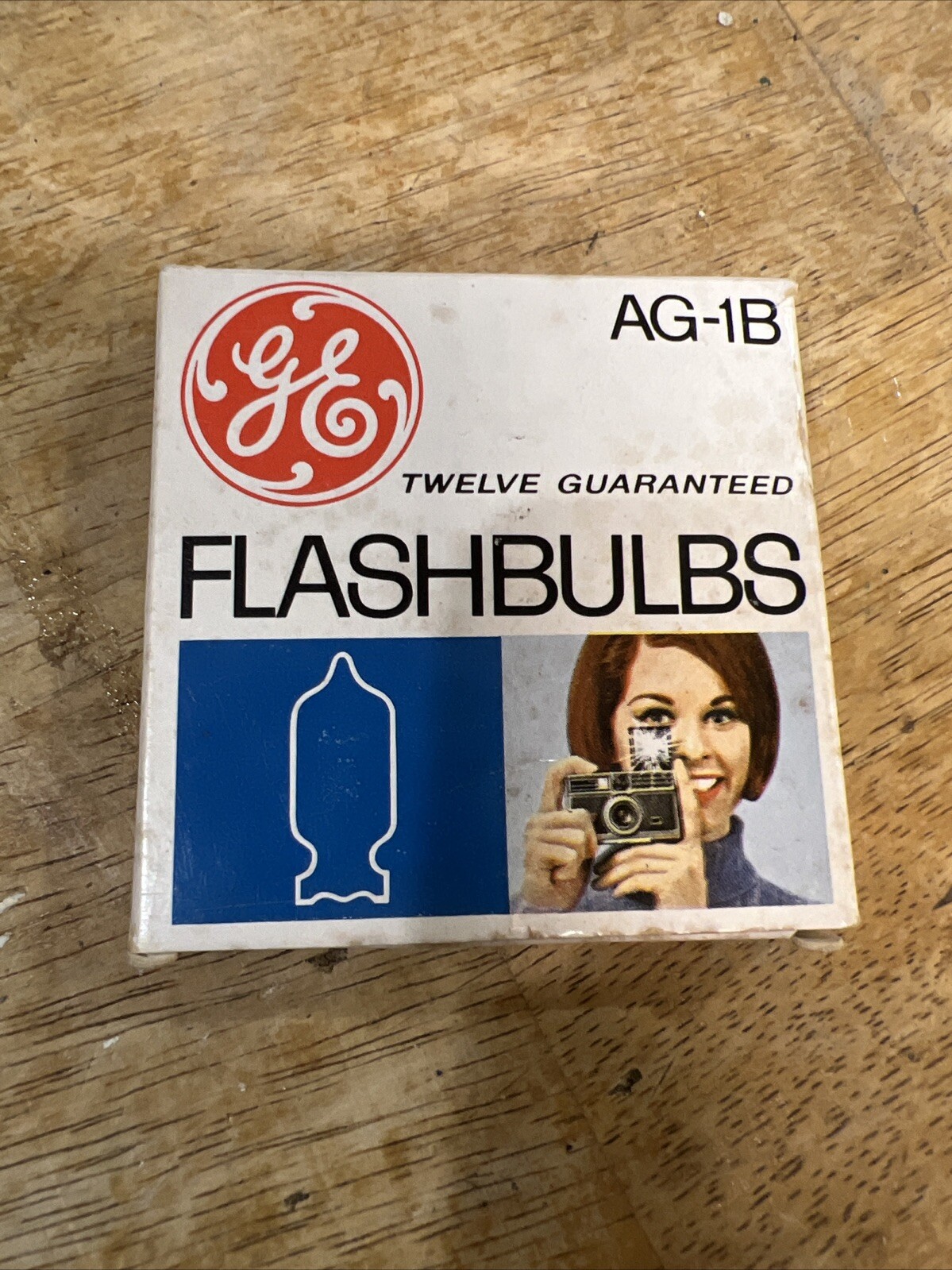 Vintage General Electric Flashbulbs Blue Dot # AG-1B 12 Bulbs in Package