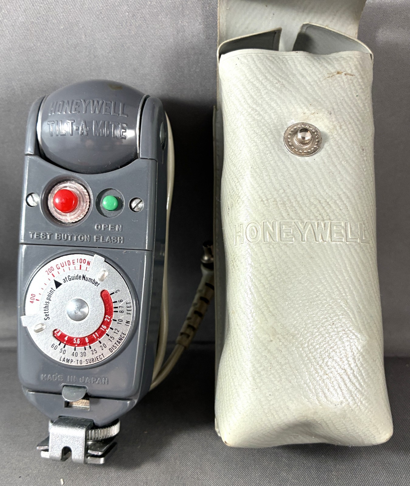 Vintage Camera Honeywell Tilt-A-Mite Flash Unit w/Case