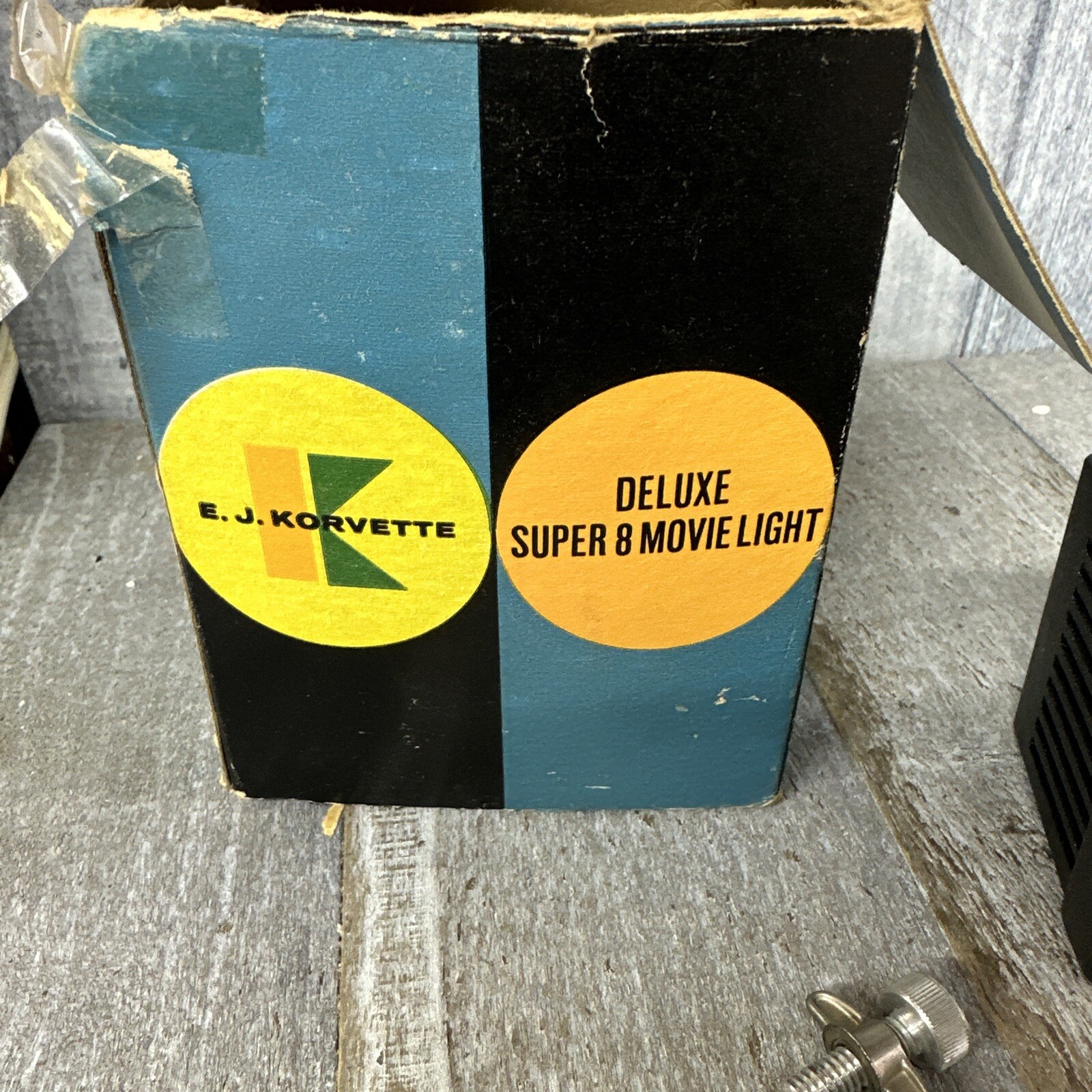 E. J. Korvette deluxe super 8 movie light
