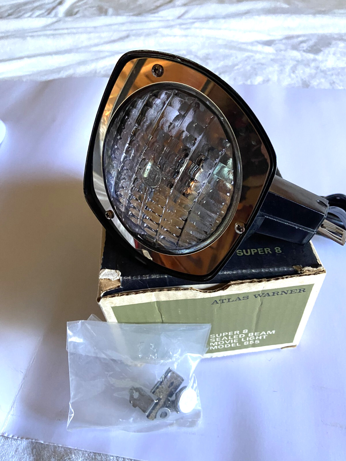 Super 8 Sealed Beam Movie Light Model 855 w/.Box NOS