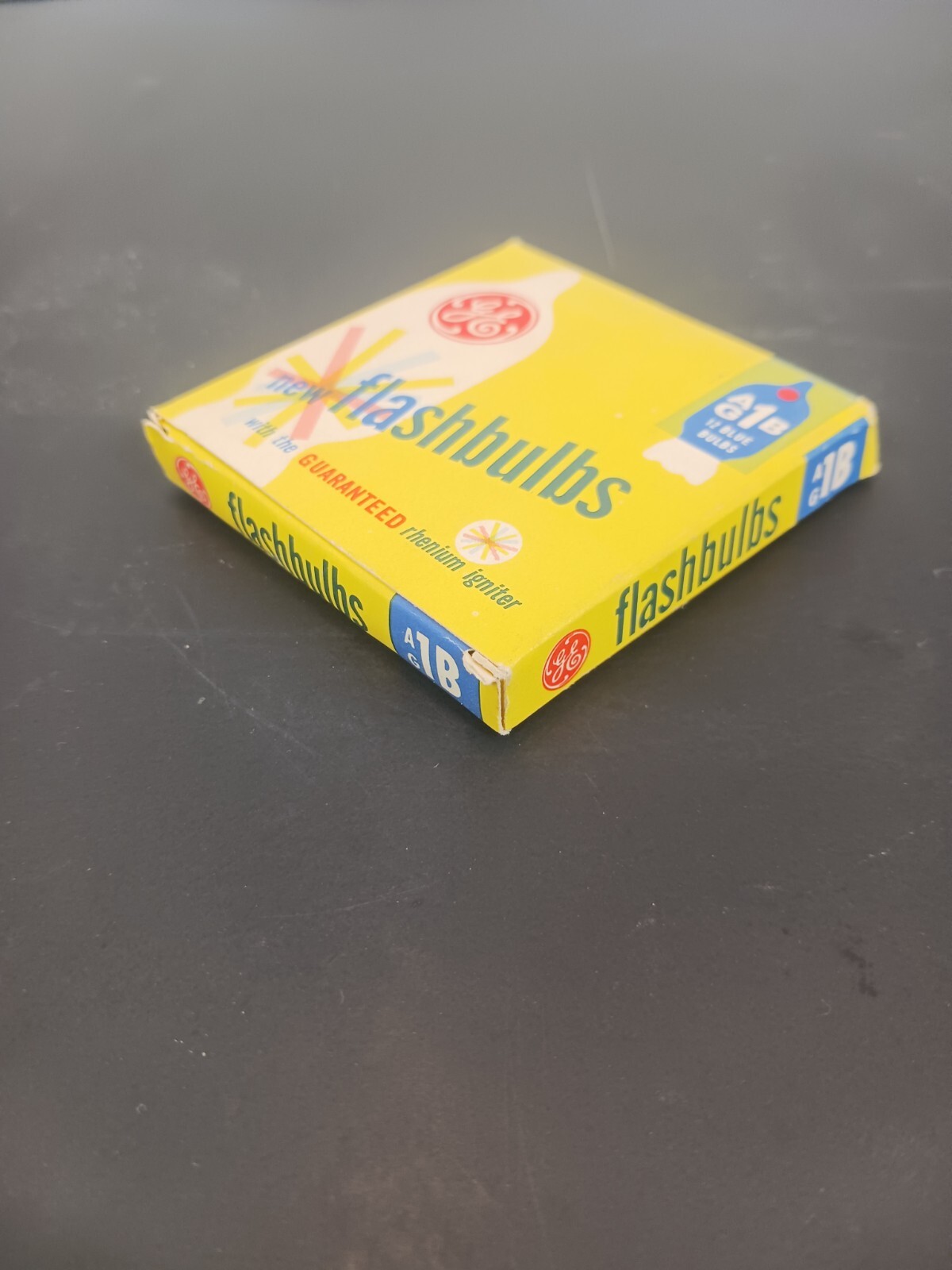 Vintage GE Flashbulbs Untested AG1 Photo Lamp Dept Original Box See Pics