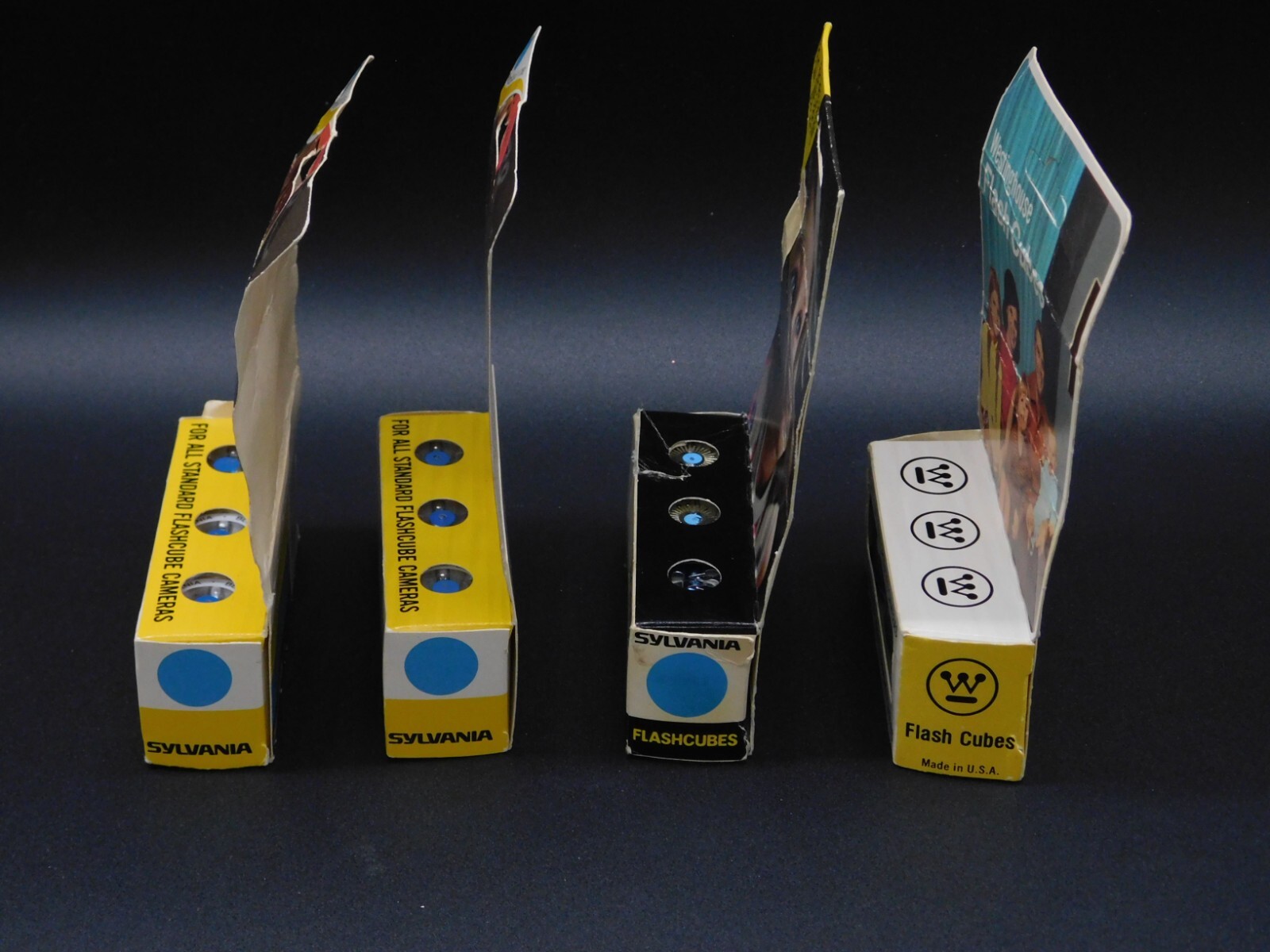 3 BOXS OF SYLVANIA BLUE DOT FLASHCUBES & 1 BOX OF WESTINGHOUSE BRAND. 4 TOTAL.