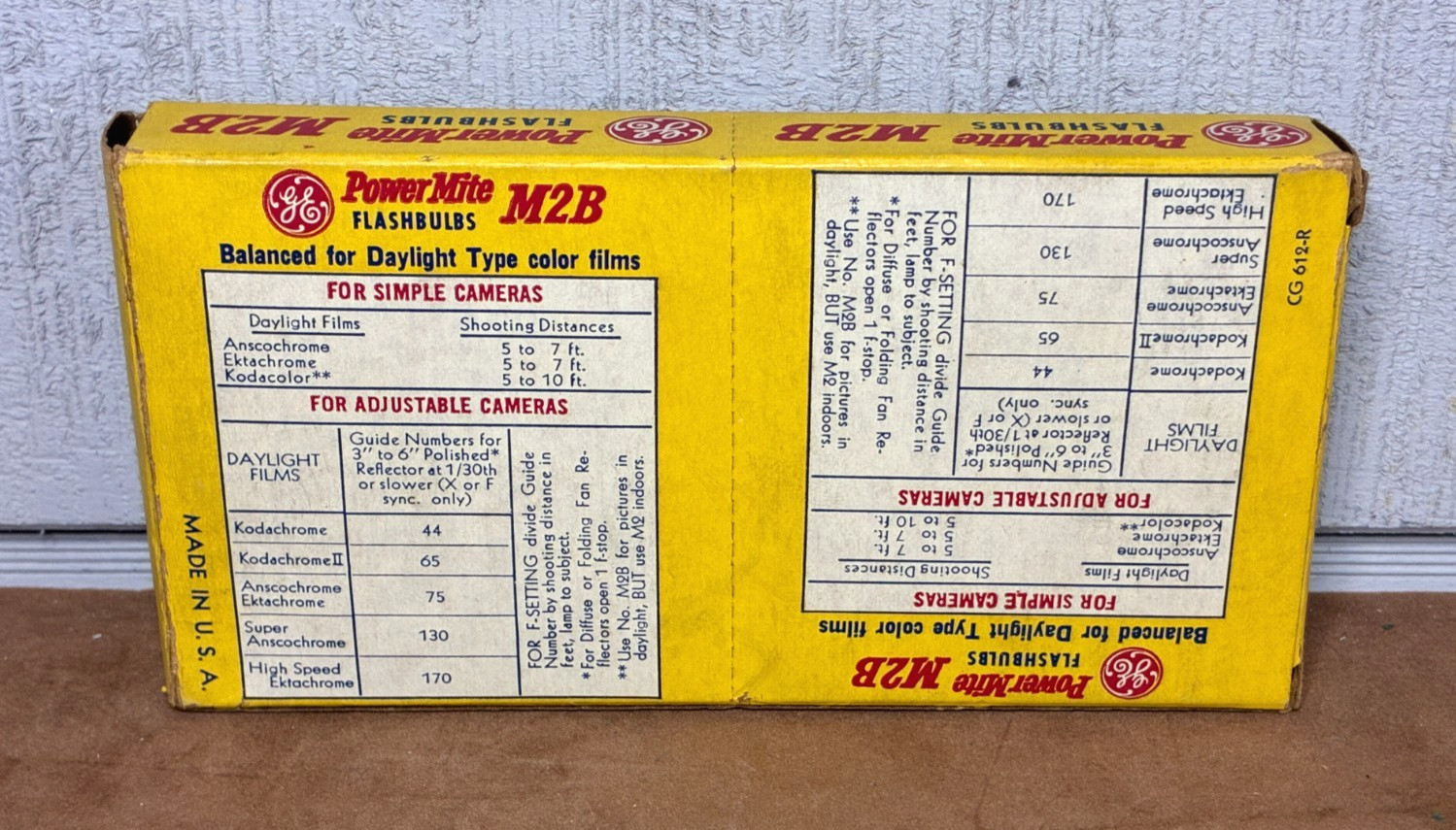 Vintage GE GENERAL ELECTRIC Power Mite M2B Flashbulbs ~ New Old Stock ~ 10 Bulbs