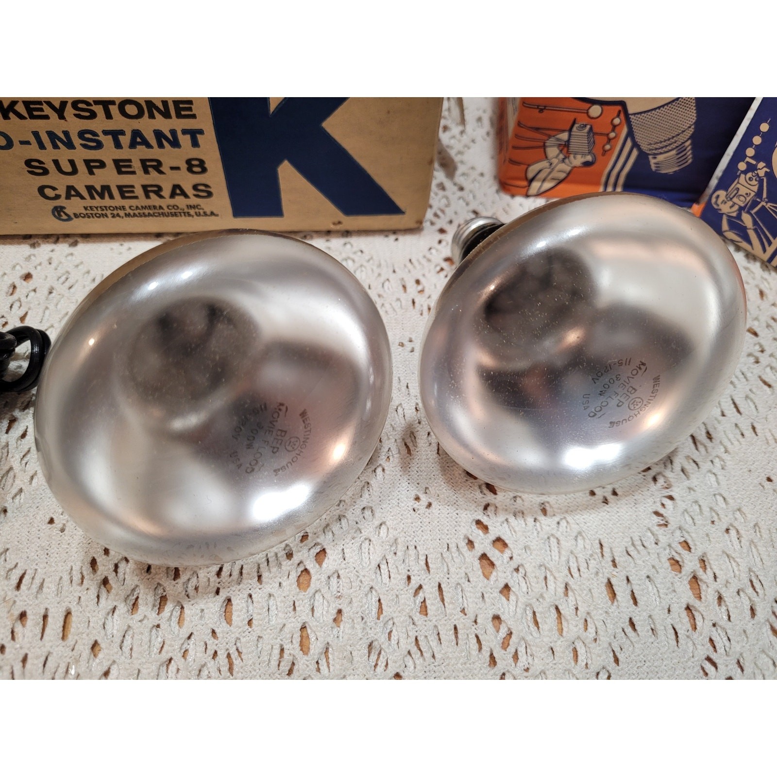 Vintage Two Lite Lights Bar for Keystone Auto Instant Super 8 Camera Model LB-5