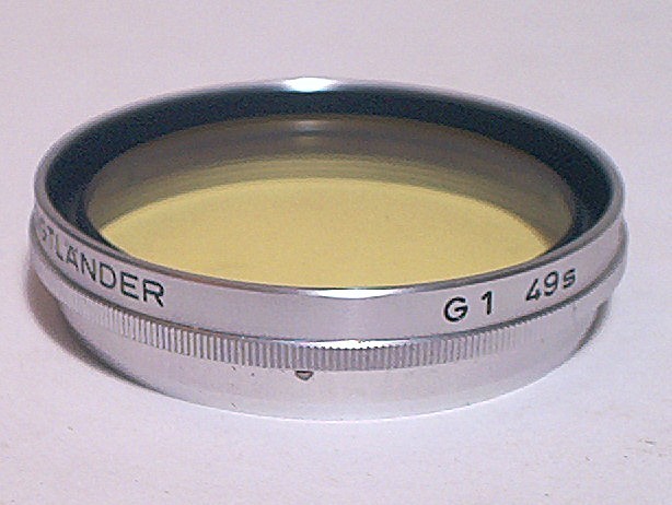 VOIGTLANDER PROMINENT 301/49 GR1 49MM SCREW ON METAL YELLOW FILTER W/ FIELD CASE