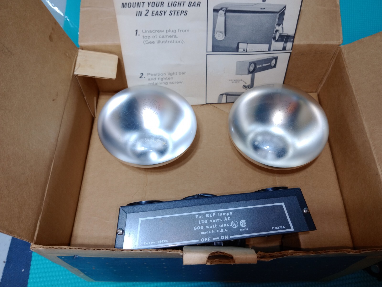 VTG Bell & Howell Flood Lamp Light Bar & Bulbs in Original Box Indoor Movies