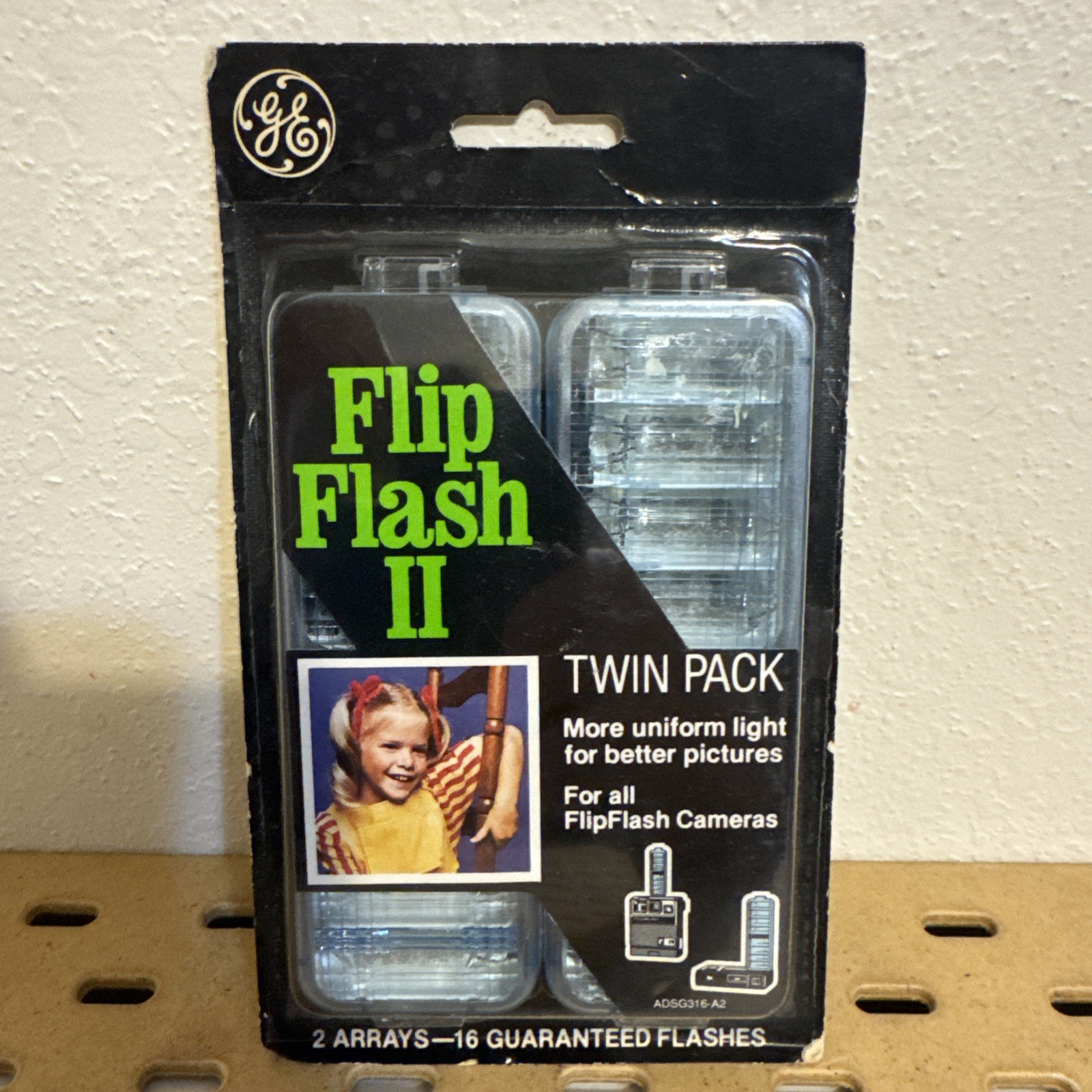 GE General Electric Flip Flash II Camera Flash Bulbs Set 2 Arrays 16 Flashes
