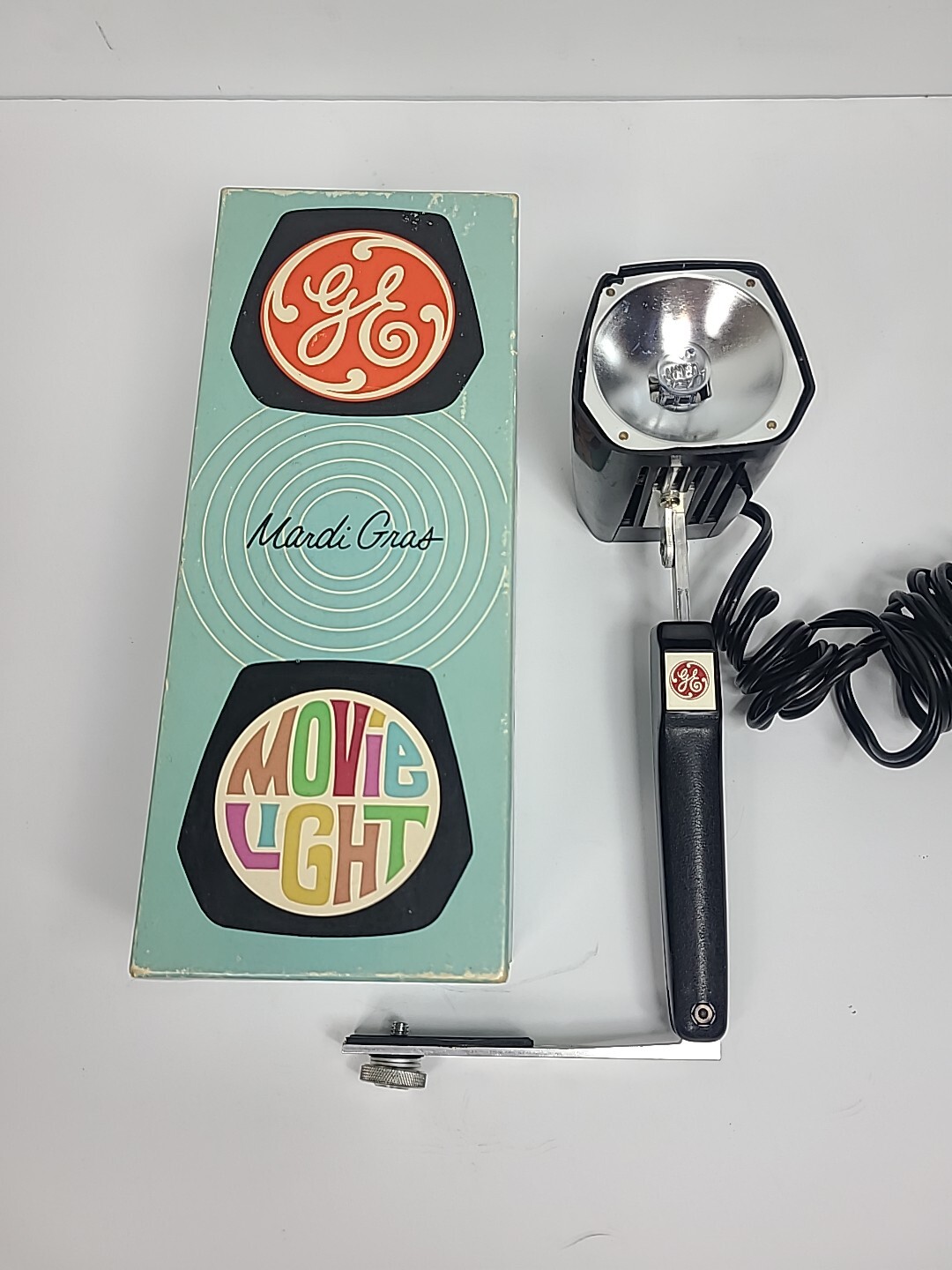 GE General Elec Mardi Gras Movie Light Camera Universal Model MG-1 Tested Bright