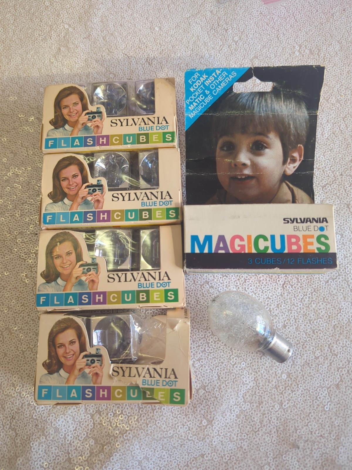 Lot Of 6 Flash Cubes Sylvania Blue Dot