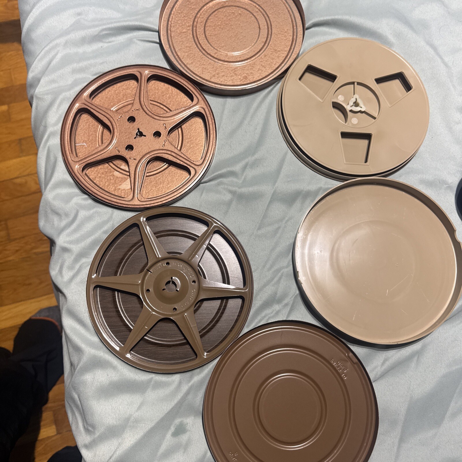 3 Vintage VTG Super 8 MOVIE REELS AND STORAGE CANNISTER Harwood 8mm 400 ft Reel