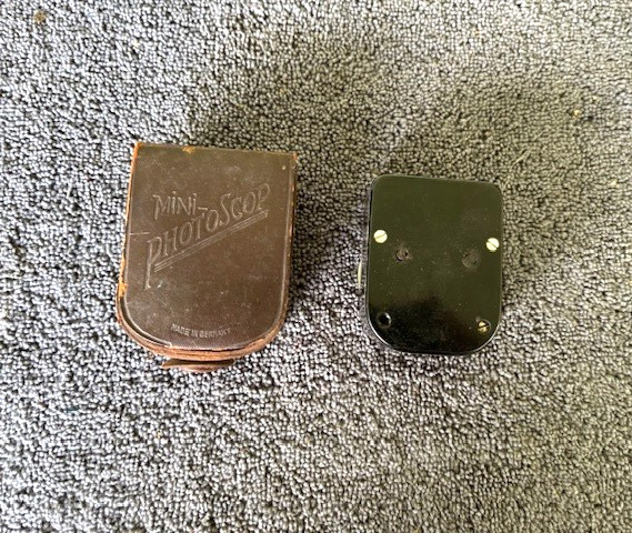 Vtg. Mini Photoscop Photo Electric Exposure Light Meter w/Case Germany Untested