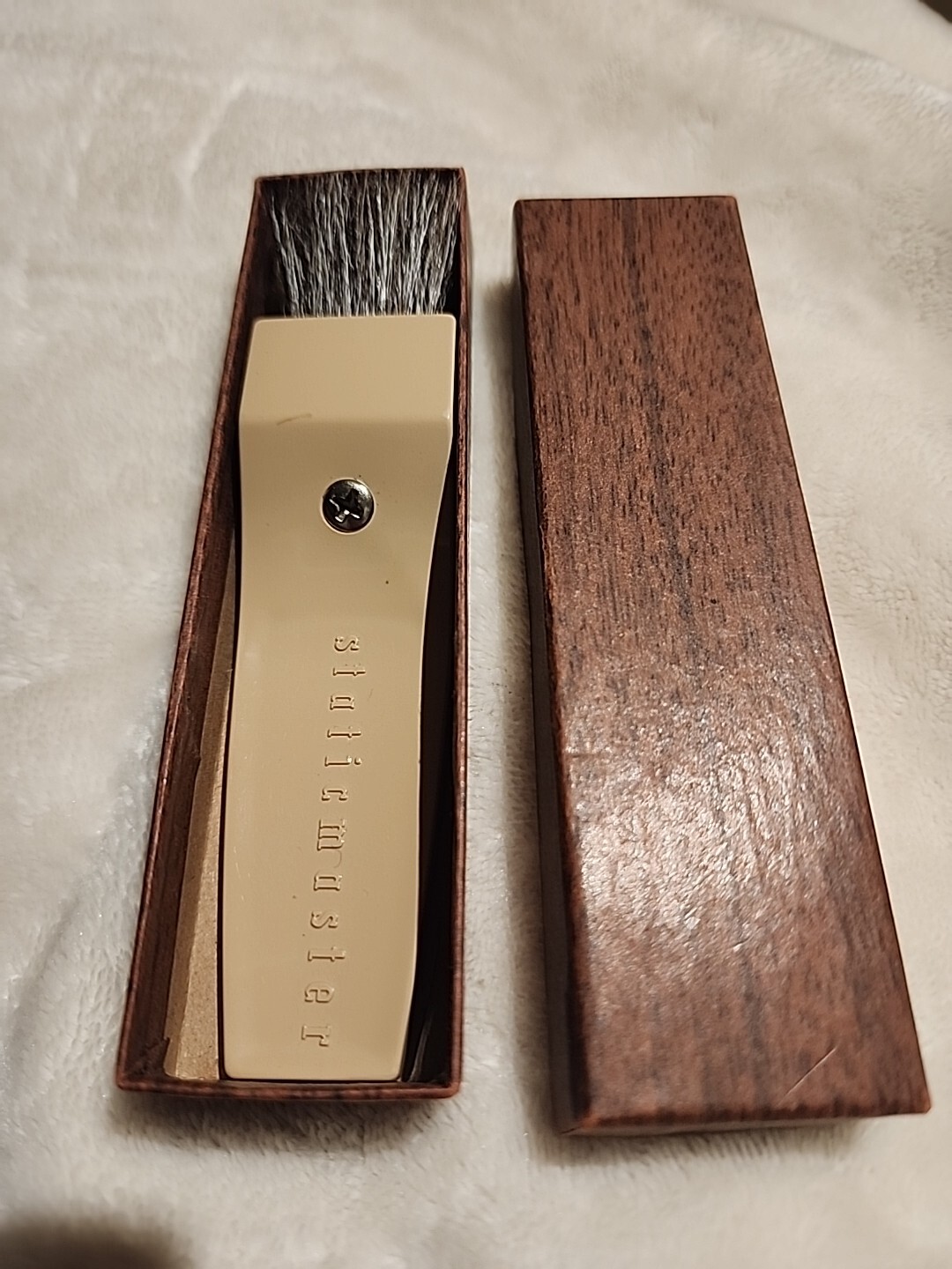 Vintage The Staticmaster Brush 1C200 1in/ in box