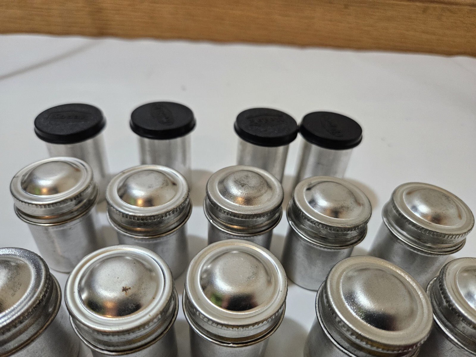 19 Tin Film Canisters Lot 4 W/ Plastic Press Lids 15 W/ Screw Cap Tops VTG 35mm