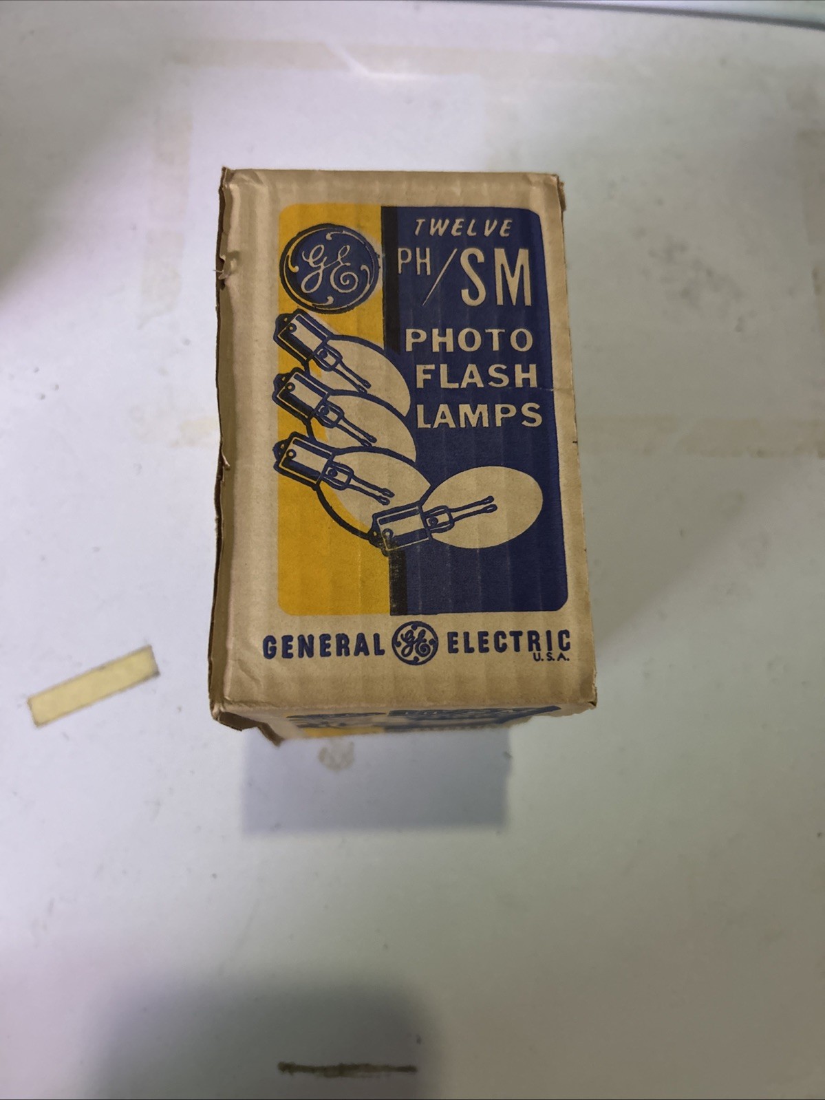 12 General Electric PH/SM Photo Flash Lamps