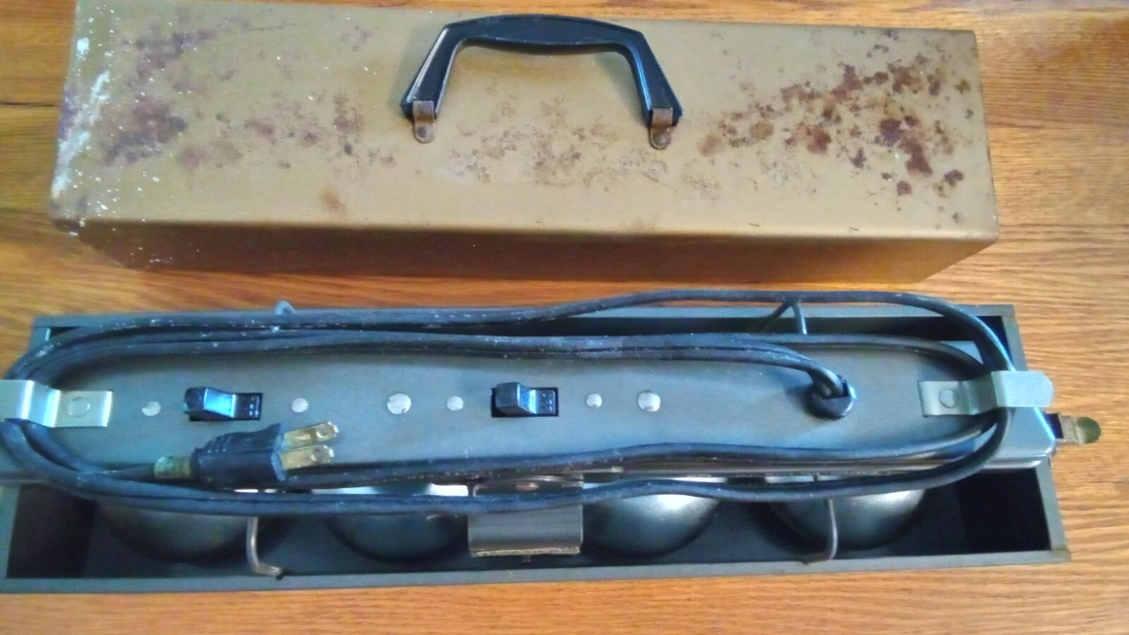 Vintage Light Bar 4 socket w/4 Bulbs Movie Filming Photography Case Smith-Victor