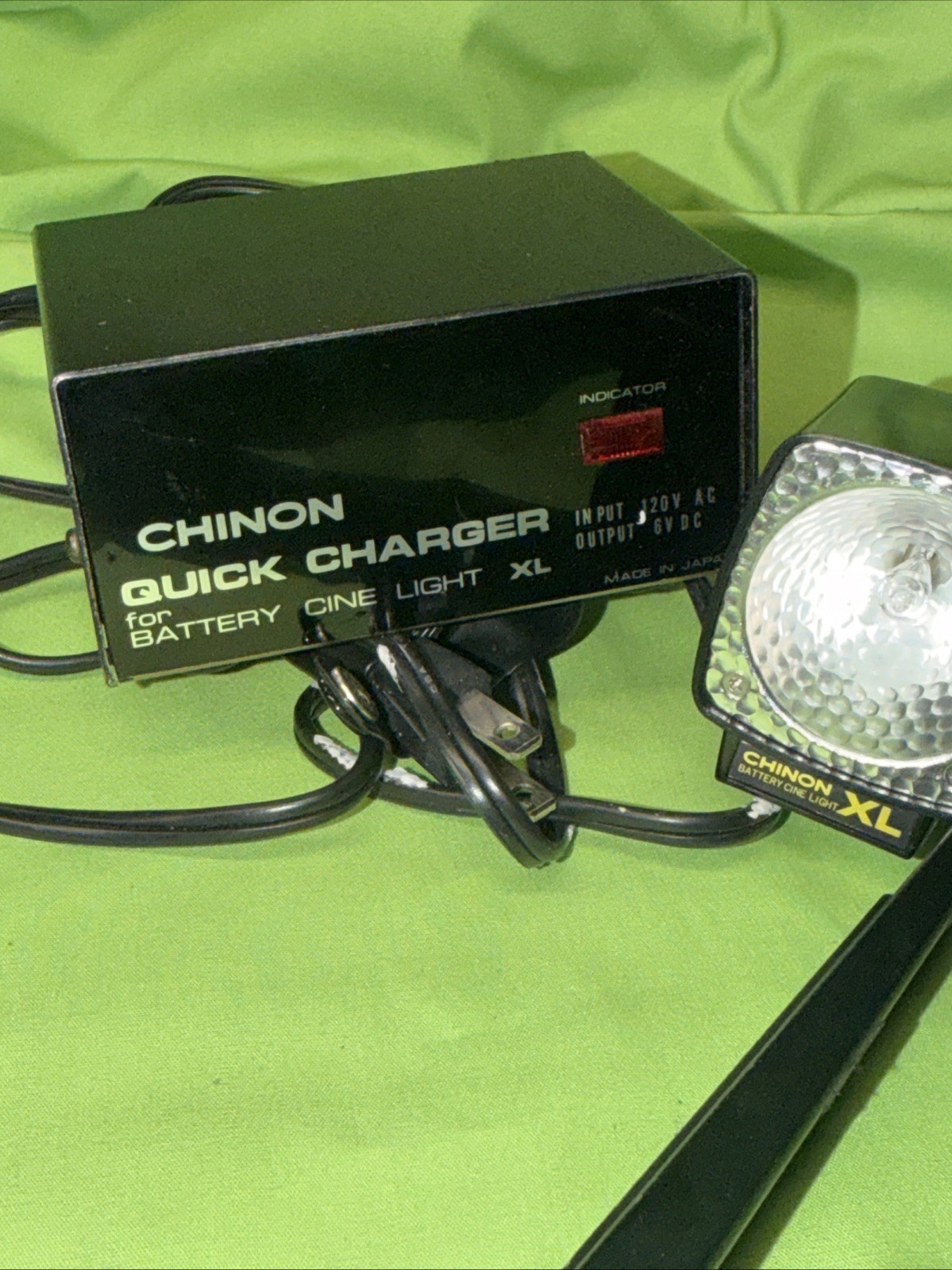 Chinon Quick Charger For Battery Cine Light XL for Parts w/ Accessories