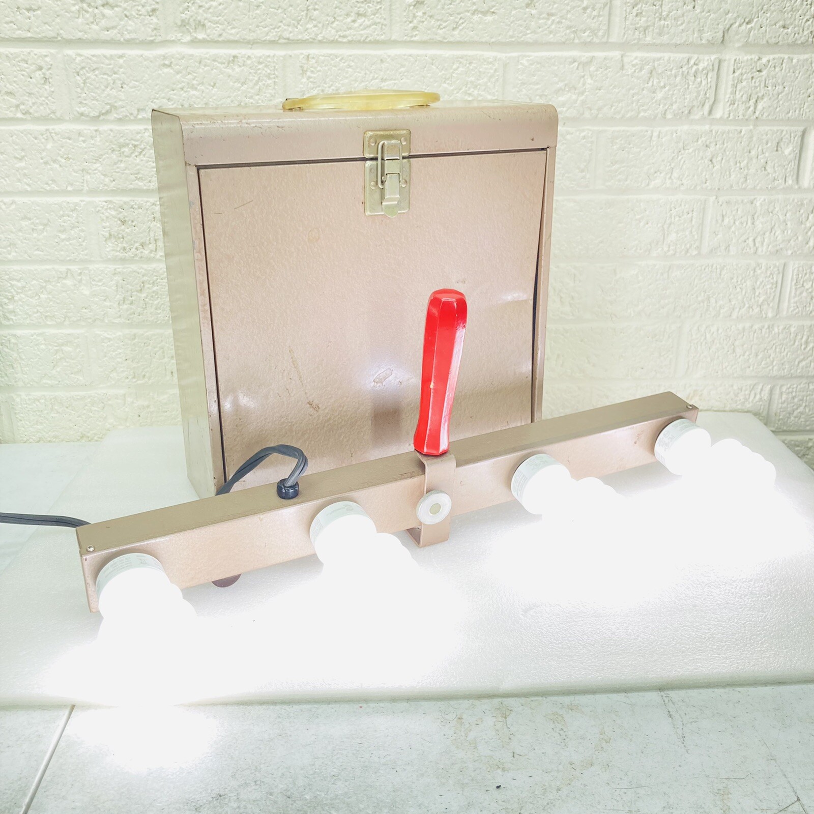 VTG‼ Tower Sears Roebuck Photo Movie Light Bar 6673 w/ Case 4-Bulb WORKS • VGUC‼