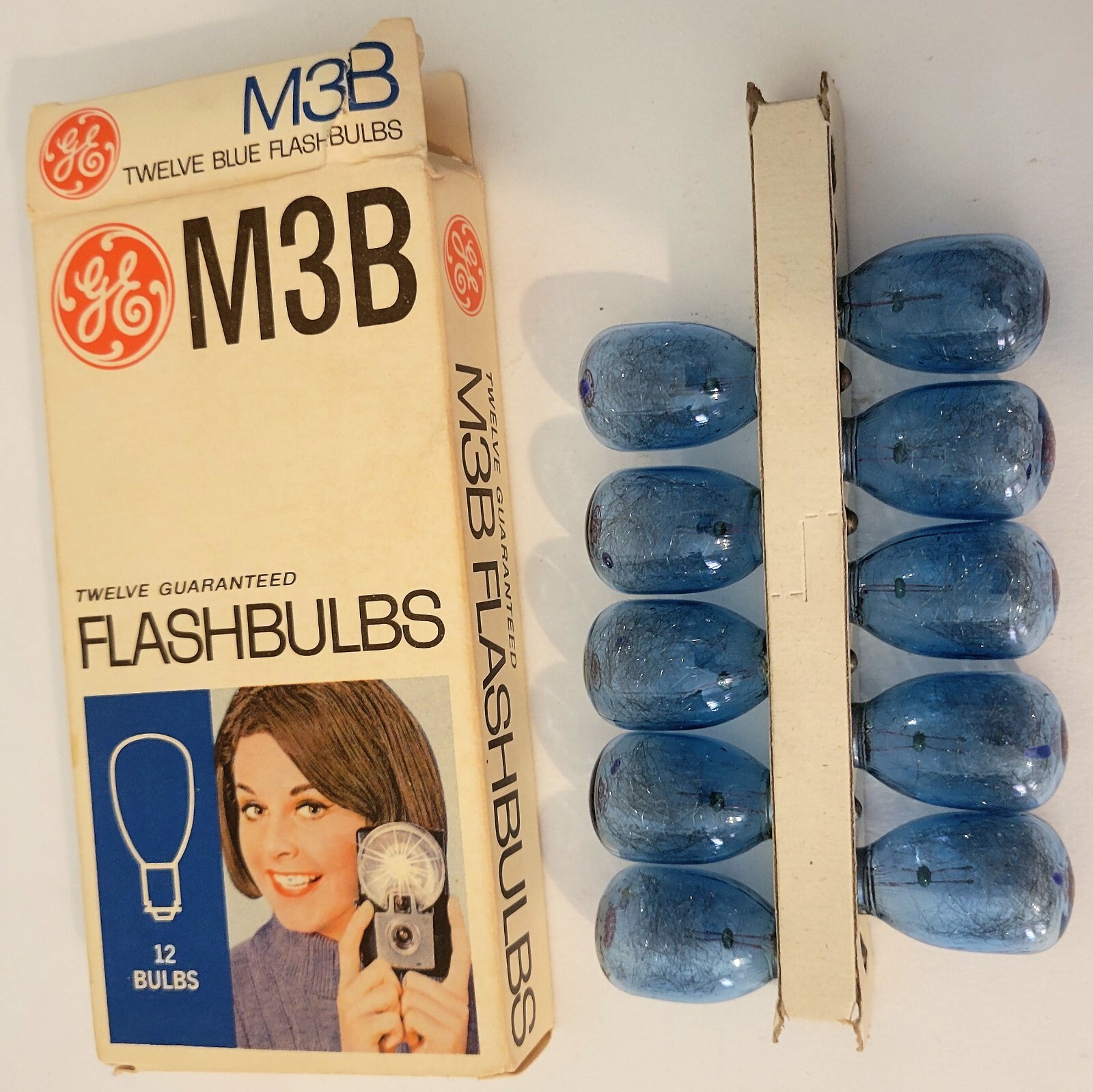 Vintage GE Blue Flashbulbs M3B (10 Bulbs in box)