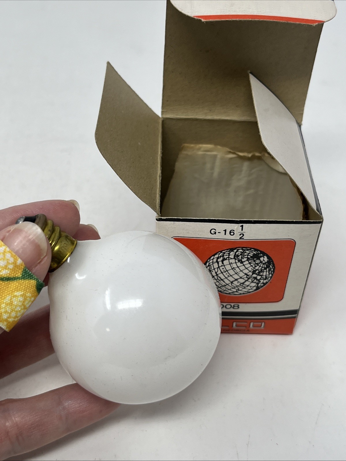 Vintage HALCO flash bulbs – G-16 1/2, model 4008 Lot Of 2