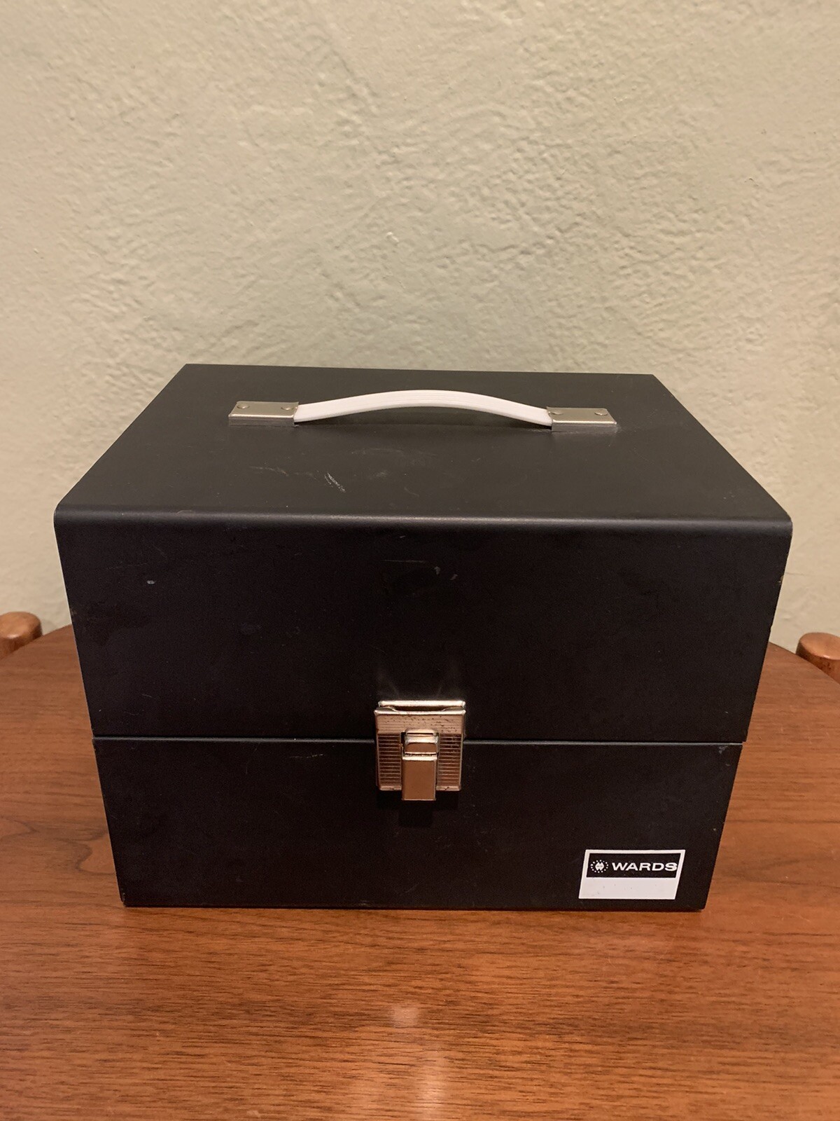 WARDS | Metal Home 8mm 12 Slot Reel Storage Carrying Case