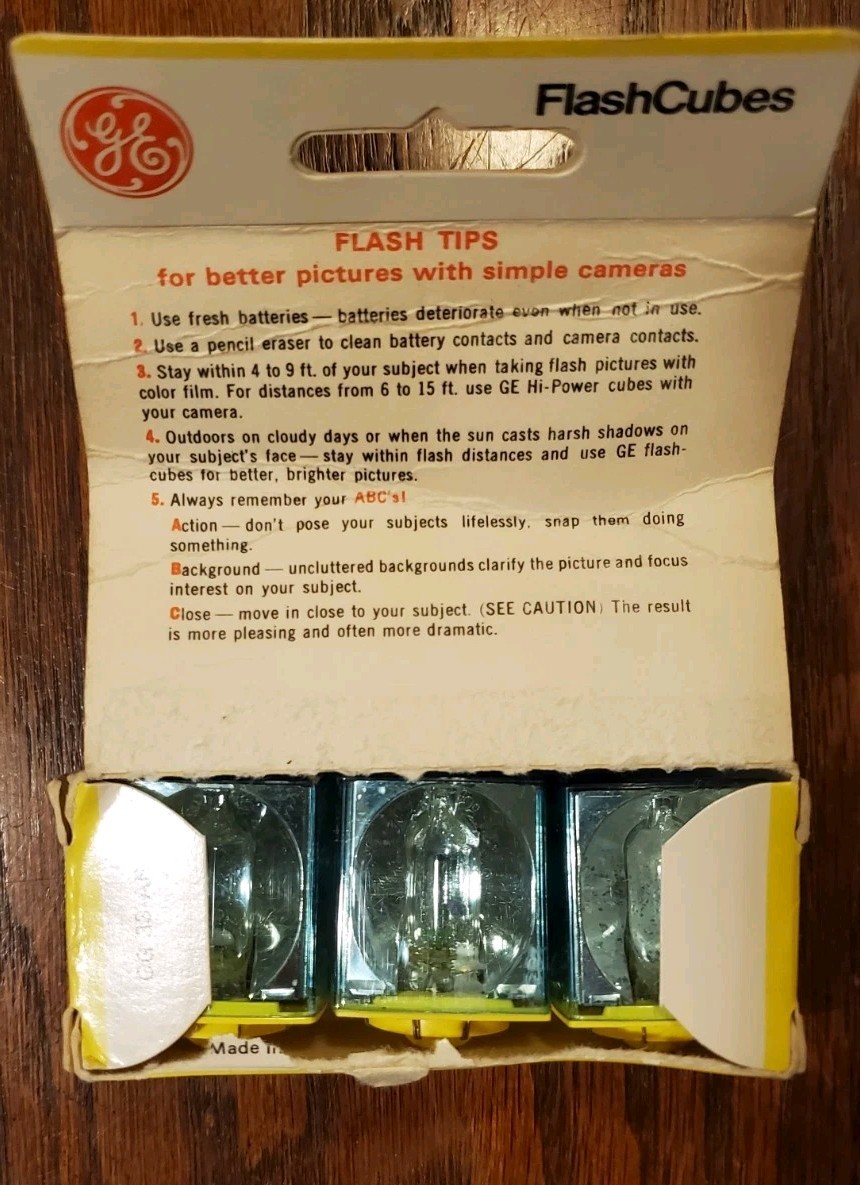 Huge Vintage Flash Lot -GE Flash cubes, Flip Flash, Sylvania AG1 Bulbs, Some NOS