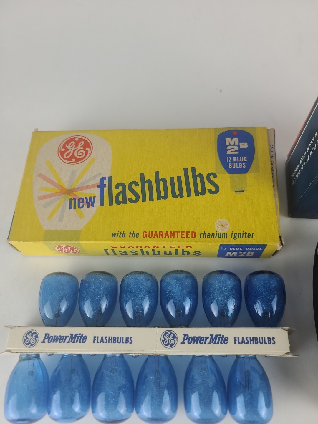 Vintage Agfalux AGFA Camera Werk AG Flash & 12 Bulbs Camera Flash UNTESTED