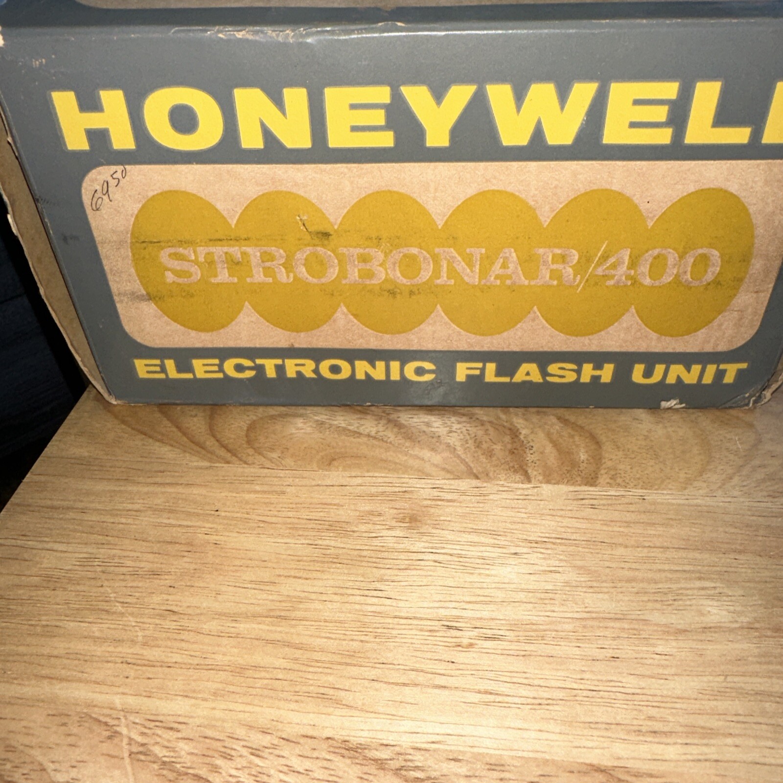Honeywell Strobonar 400 Shoe Mount Flash with Sync Cord – Vintage UNTESTED