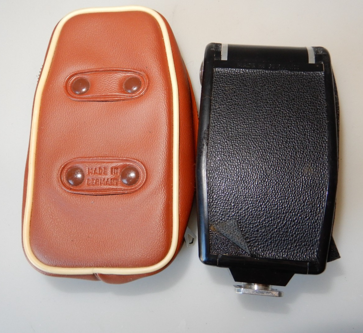 Agfa (Germany) Agfalux Foldable Flash Bulb Accessory + Original Carrying Case