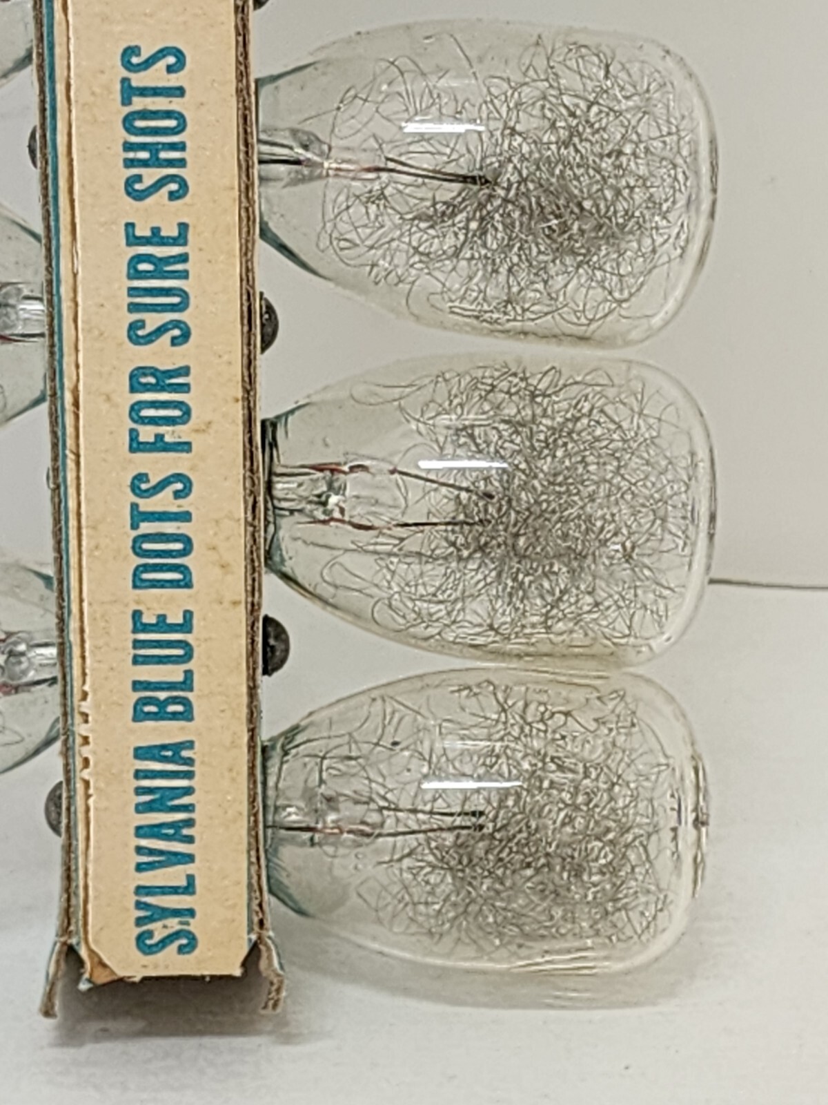 Vintage Sylvania/GE Flashbulbs Blue Dot M3, M3B – 14 Bulbs 3Blue 11 Clear Box