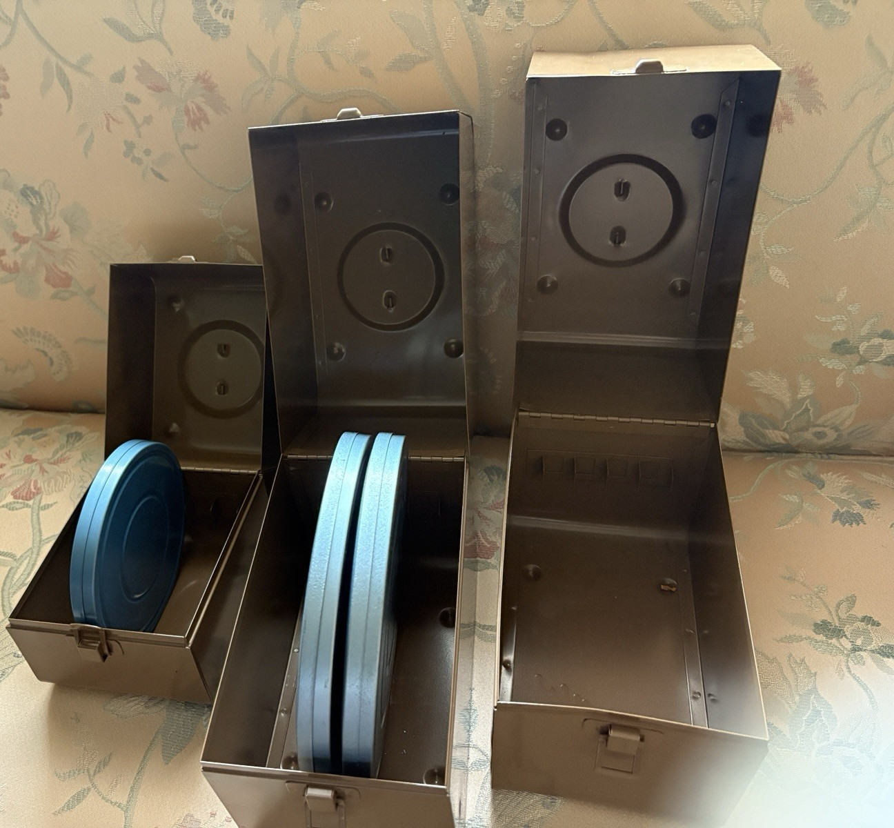 Super 8 MM Empty Metal Film Carry Cases / Boxes / Cans – 1- 5″ and 2- 7″