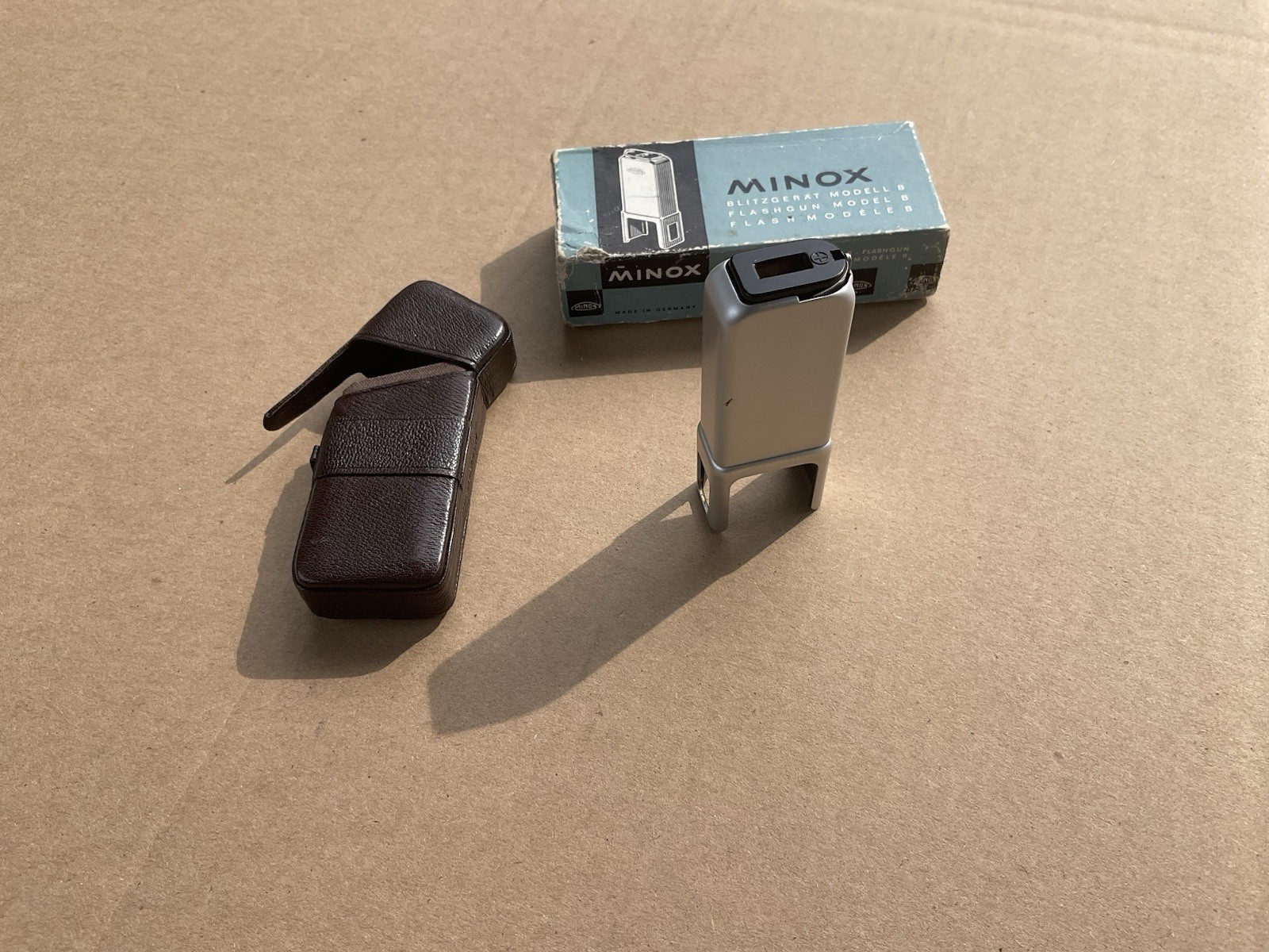 Minox B.C. Flashgun Model B for AG-1 Flashbulbs w/ Case & Box