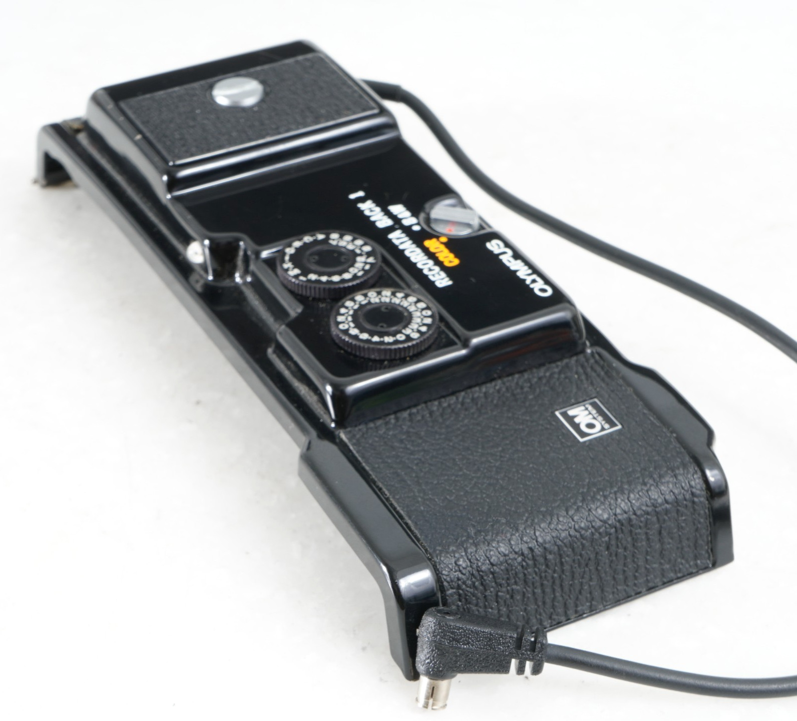 – OLYMPUS RECORDATA BACK 1 FOR OLYMPUS OM-1 35MM CAMERA
